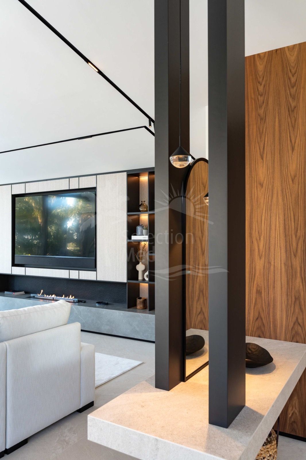 Superbe villa de cinq chambres récemment rénovée, nichée dans la communauté fermée exclusive de Hacienda Las Chapas, Marbella