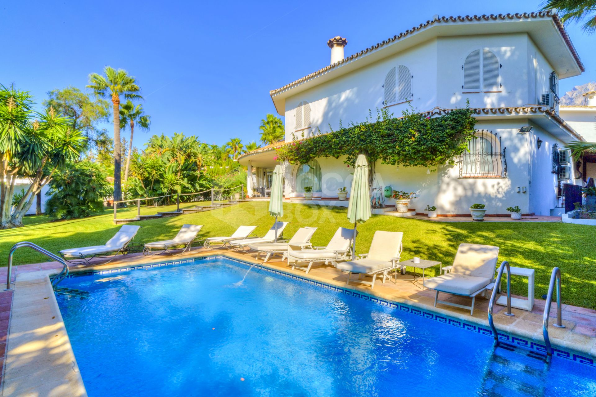 Wonderful six bedroom, south facing villa in the residential area Rocio de Nagueles, Marbella with guest apartment