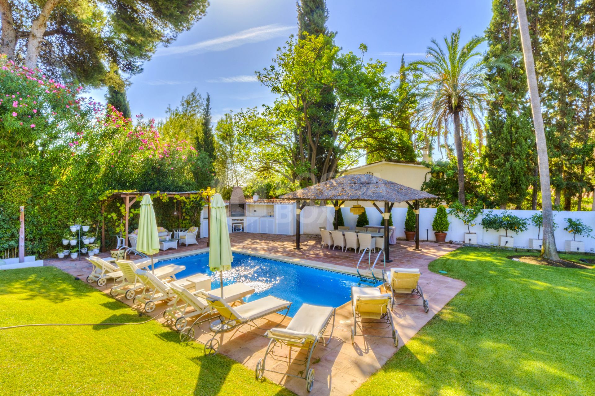 Wonderful six bedroom, south facing villa in the residential area Rocio de Nagueles, Marbella with guest apartment