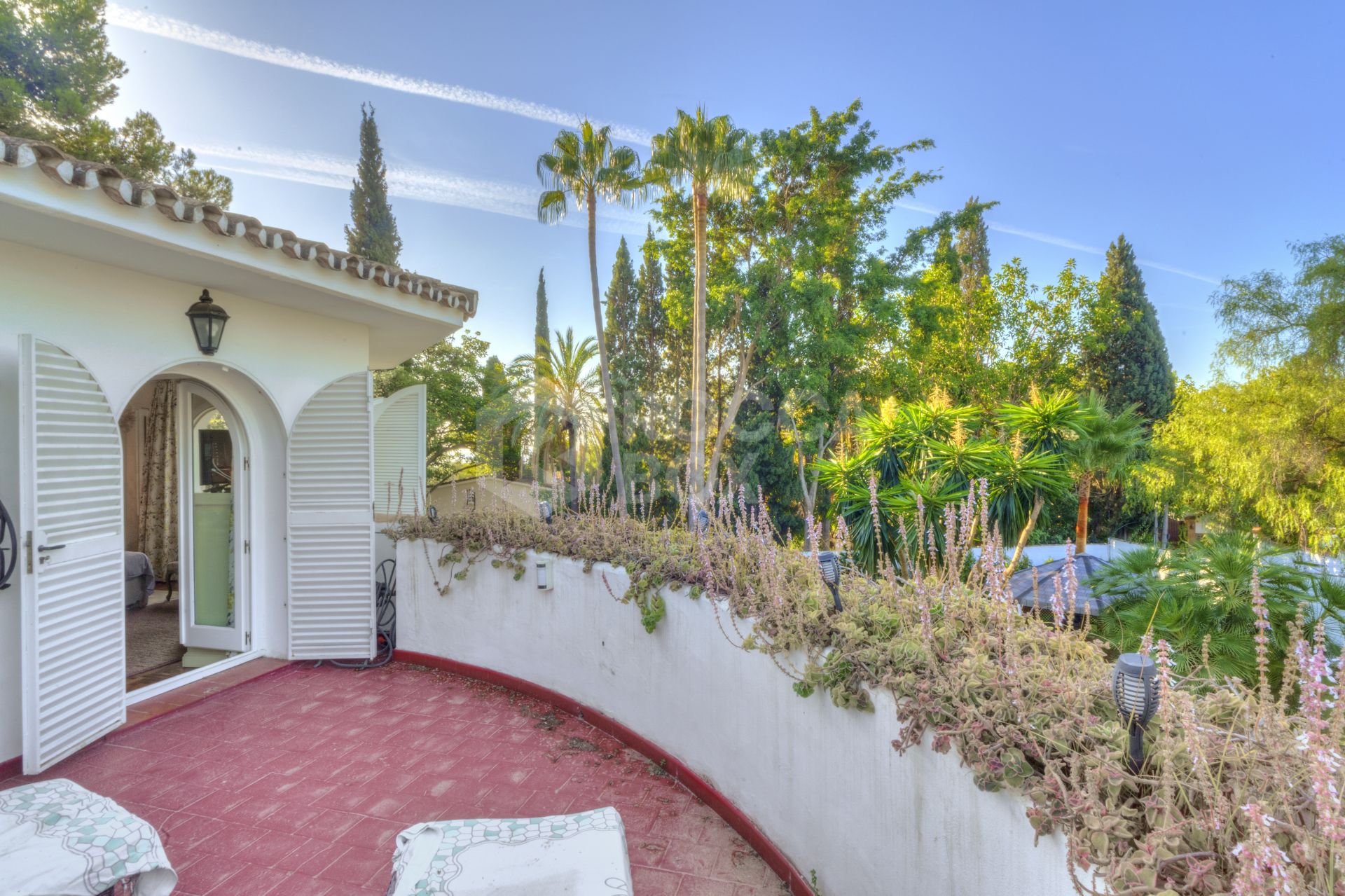 Wonderful six bedroom, south facing villa in the residential area Rocio de Nagueles, Marbella with guest apartment