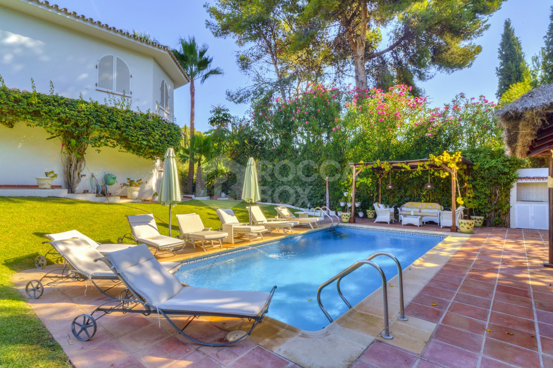 Wonderful six bedroom, south facing villa in the residential area Rocio de Nagueles, Marbella with guest apartment