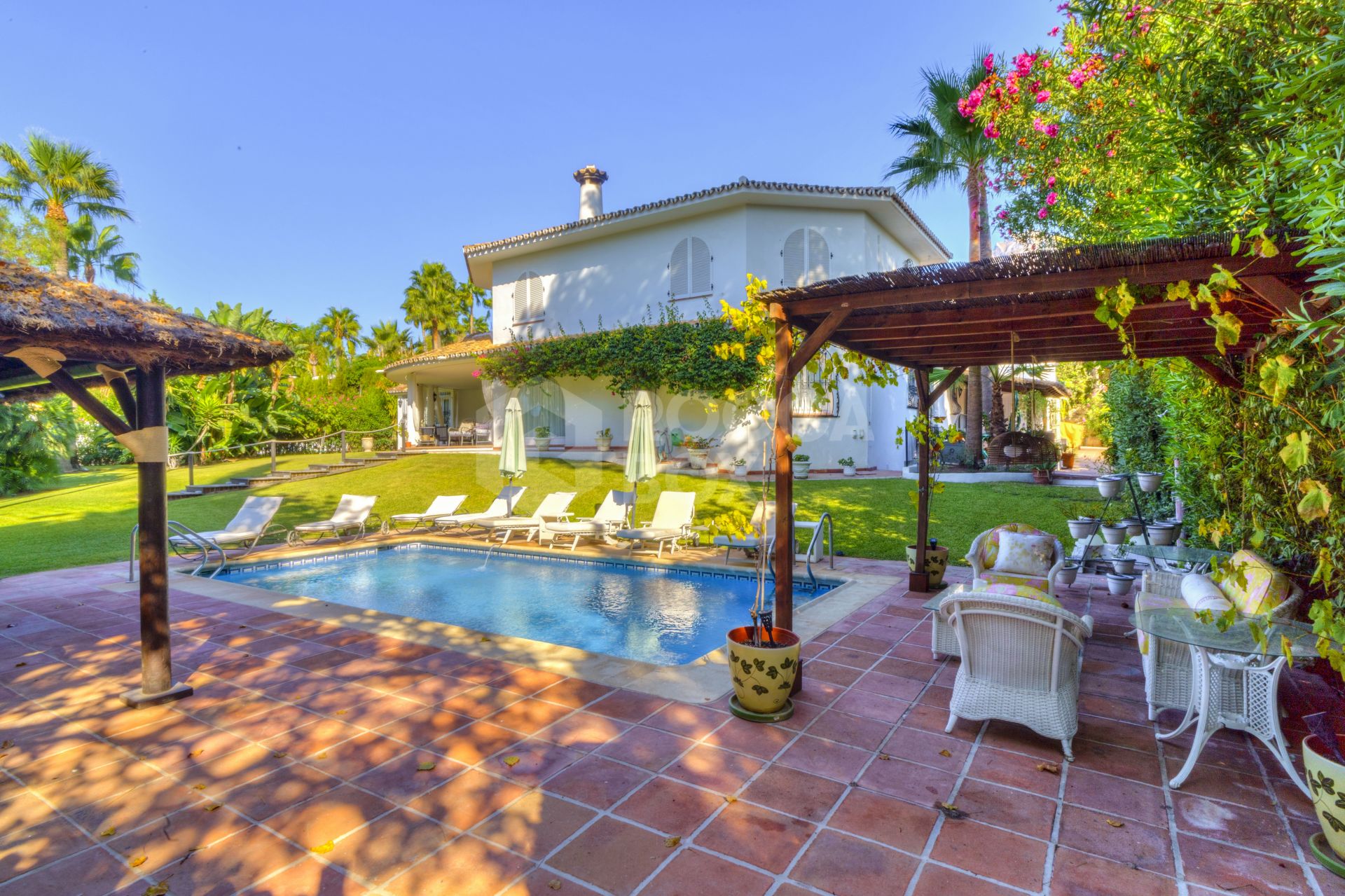 Wonderful six bedroom, south facing villa in the residential area Rocio de Nagueles, Marbella with guest apartment