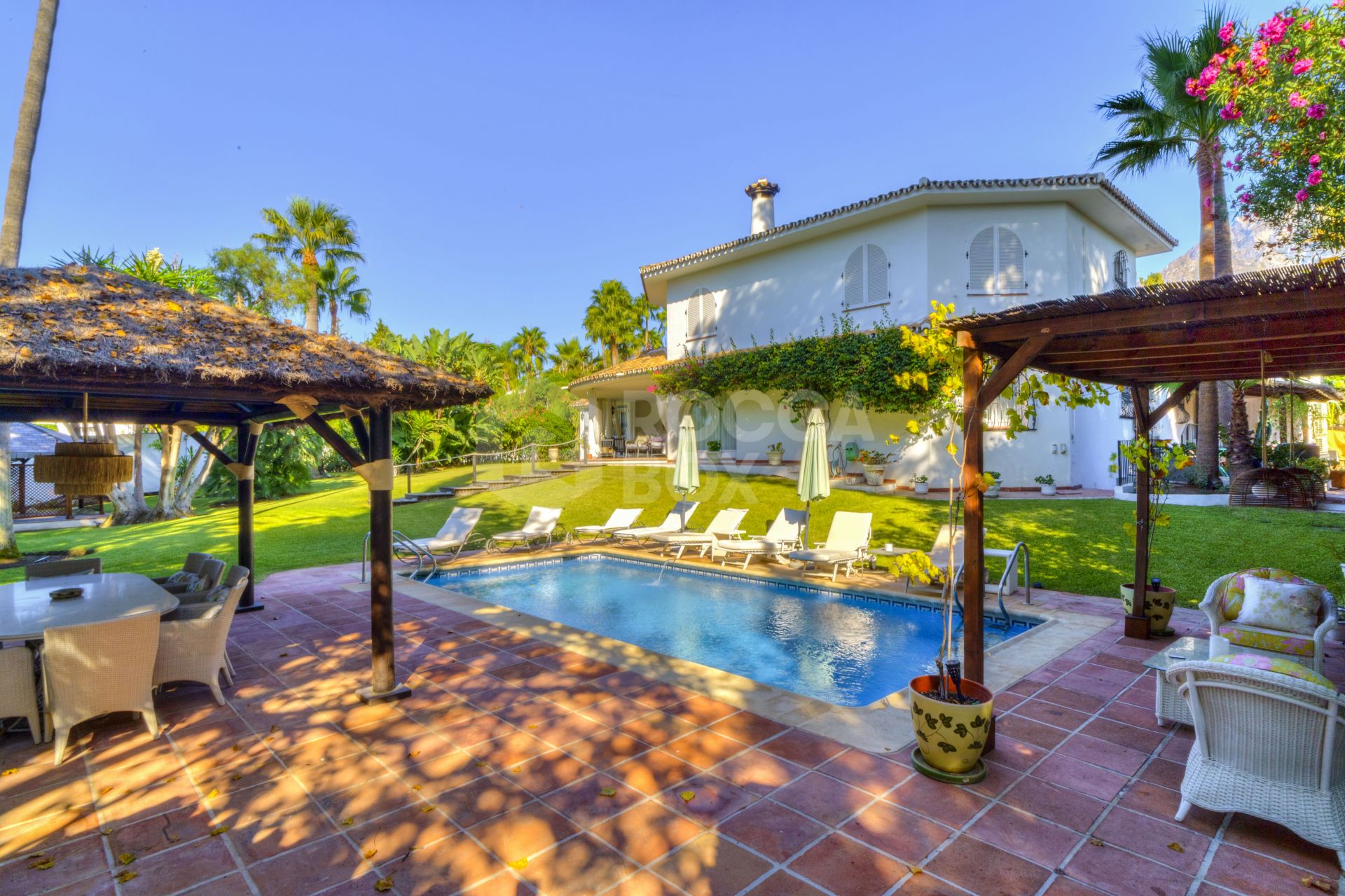 Wonderful six bedroom, south facing villa in the residential area Rocio de Nagueles, Marbella with guest apartment