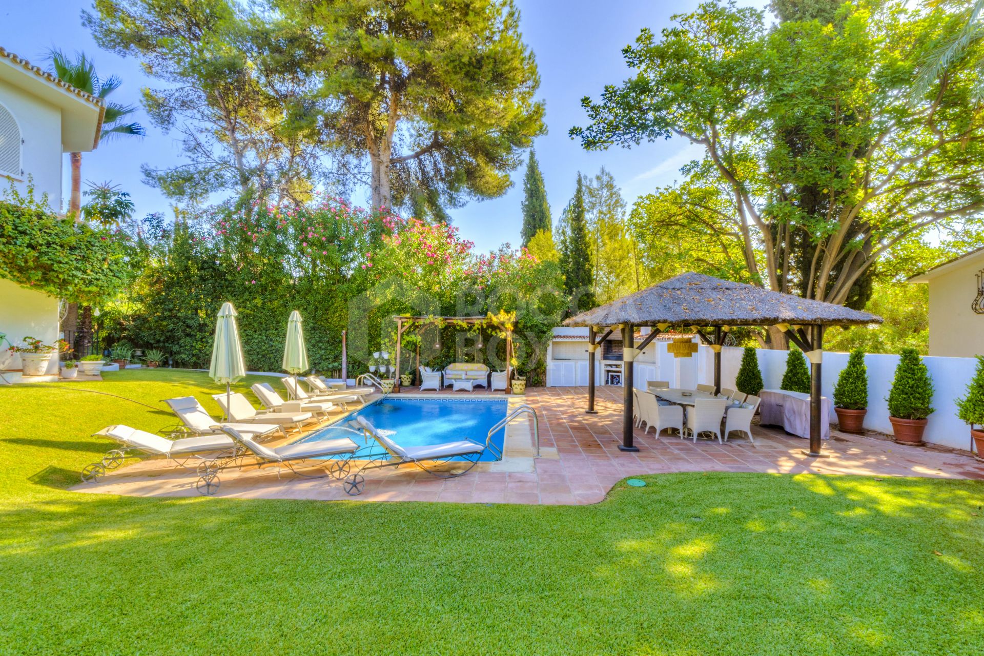 Wonderful six bedroom, south facing villa in the residential area Rocio de Nagueles, Marbella with guest apartment