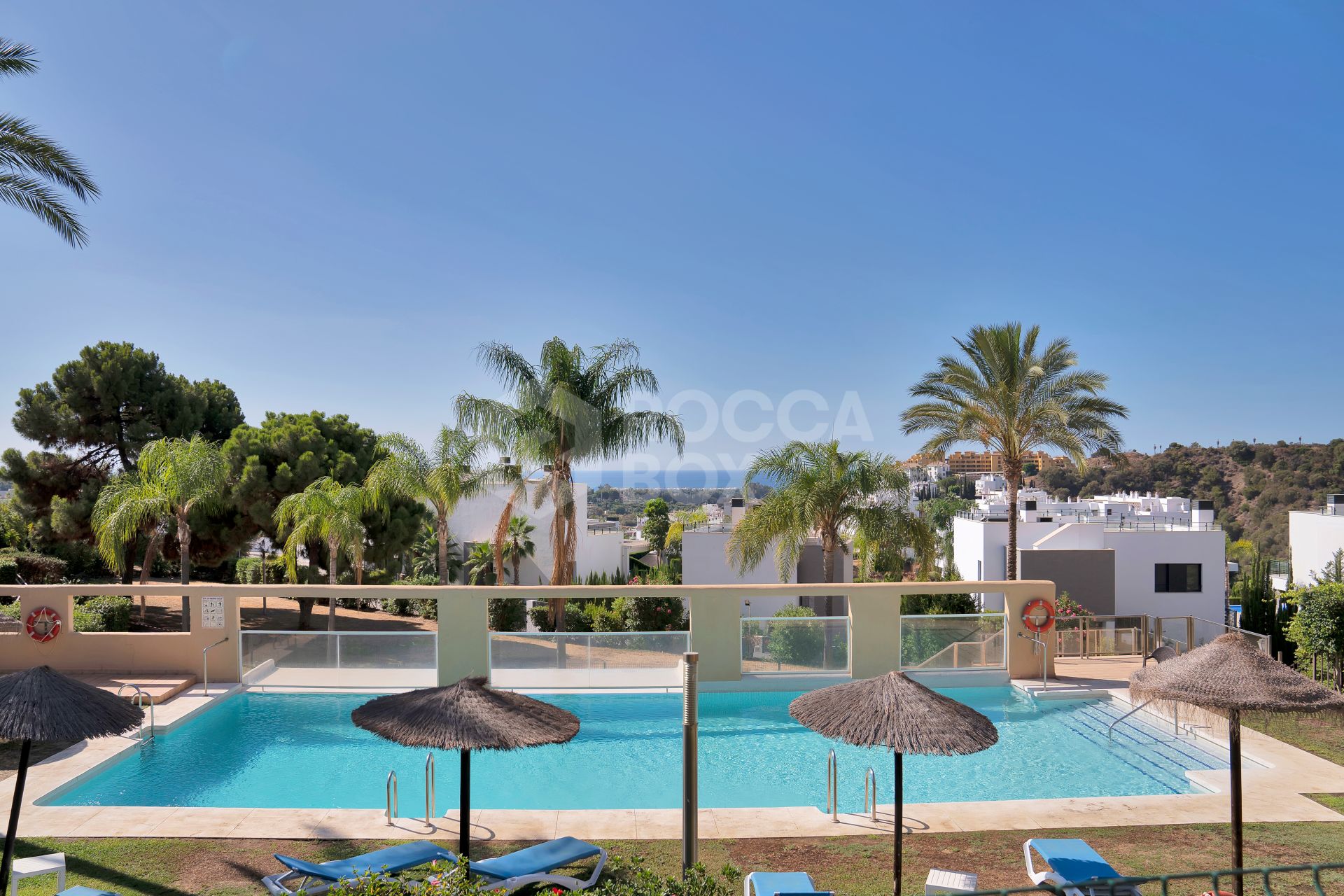 Spacious three bedroom, south facing apartment in the gated community La Resina Golf, Estepona