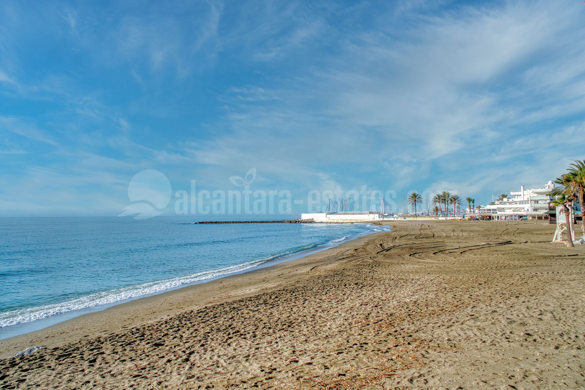 Parcela en La Alqueria, Benahavis