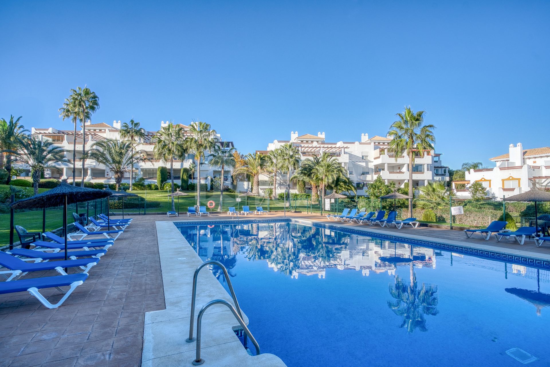 Bright and spacious two bedroom penthouse located in Selwo Hills, Estepona with sea and mountain views