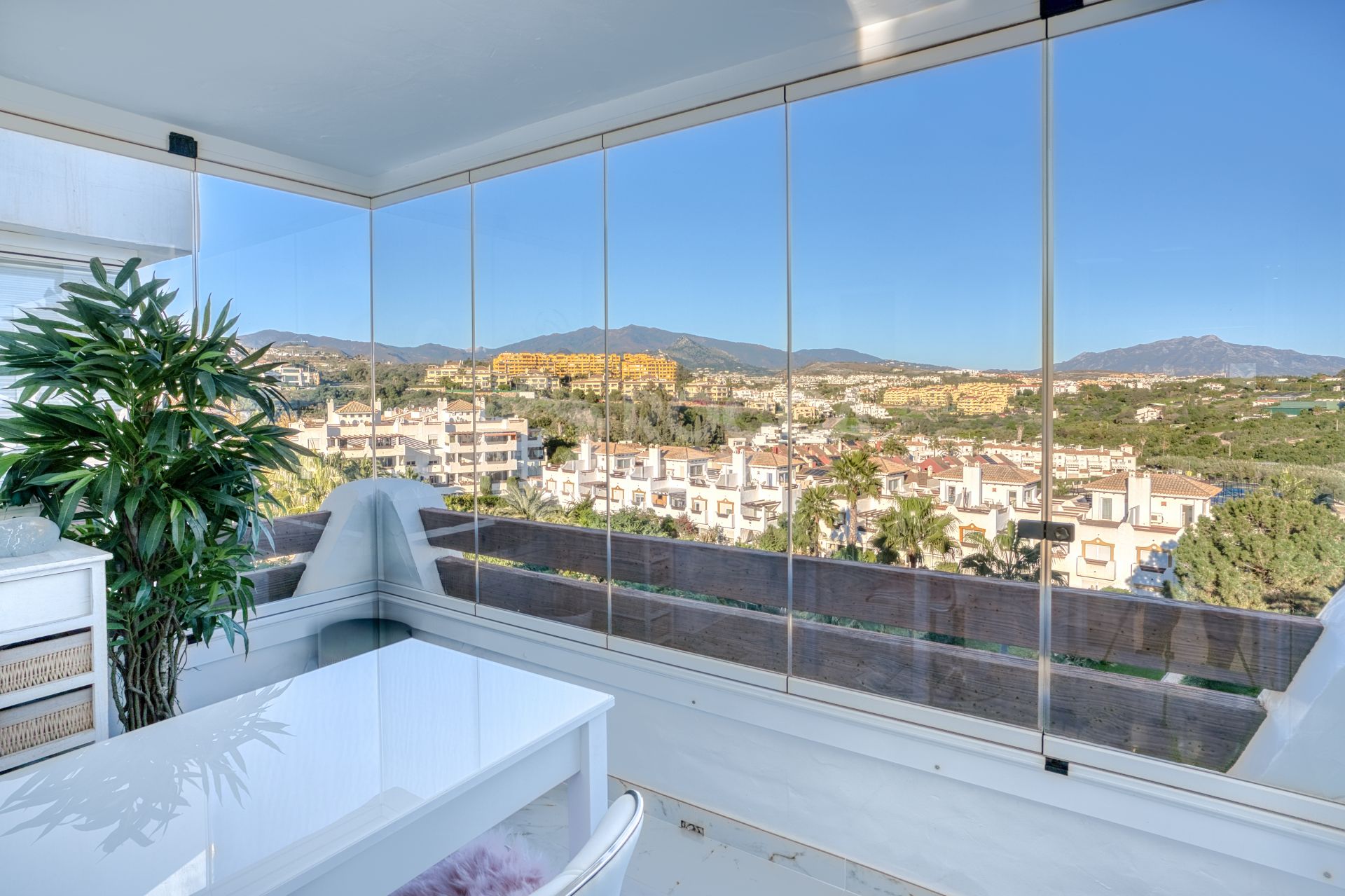 Bright and spacious two bedroom penthouse located in Selwo Hills, Estepona with sea and mountain views