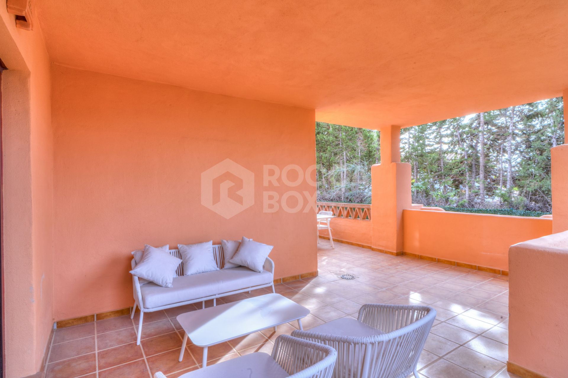 Wonderful three bedroom duplex apartment located in Urbanisation Royal Marbella Golf Resort, Benahavis