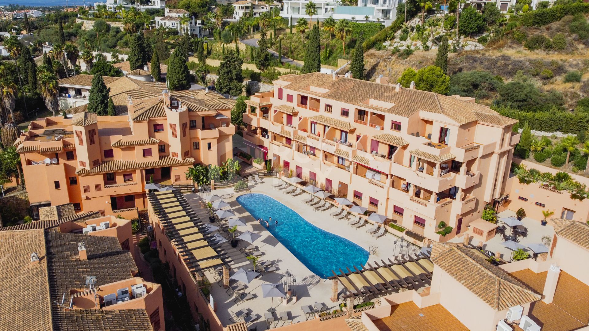 Wonderful three bedroom duplex apartment located in Urbanisation Royal Marbella Golf Resort, Benahavis