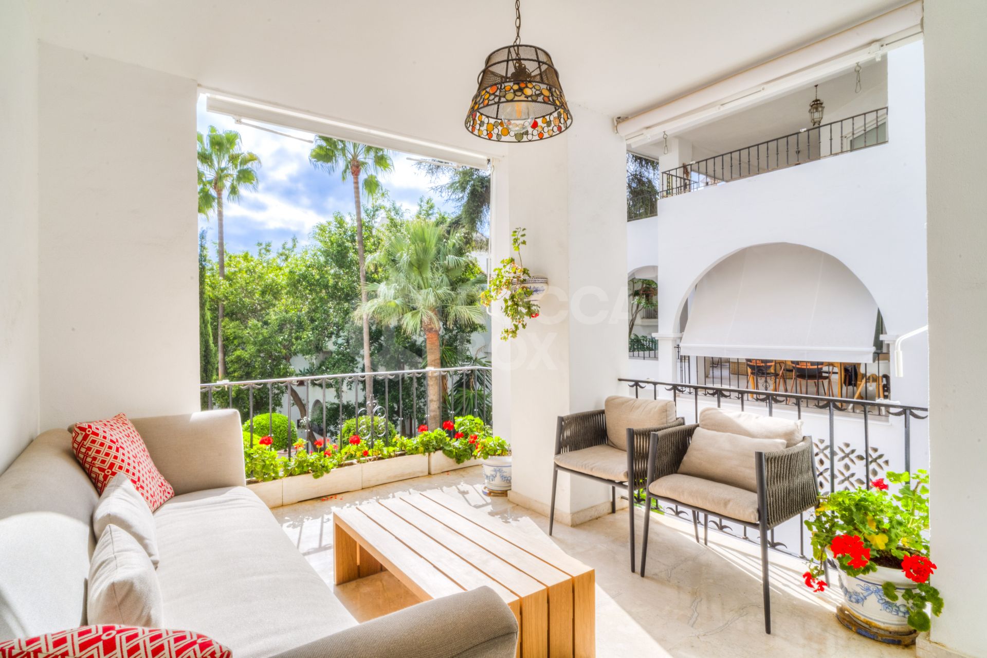 Outstanding three bedroom, south facing apartment in the exceptional gated community of Señorio de Marbella