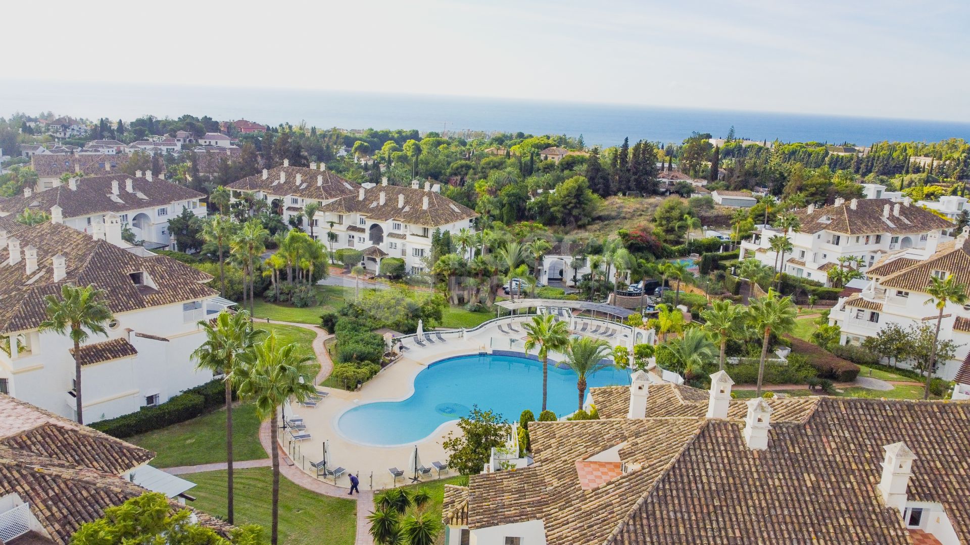 Impressive three bedroom ground floor apartment located in the exclusive community of Monte Paraiso, Marbella