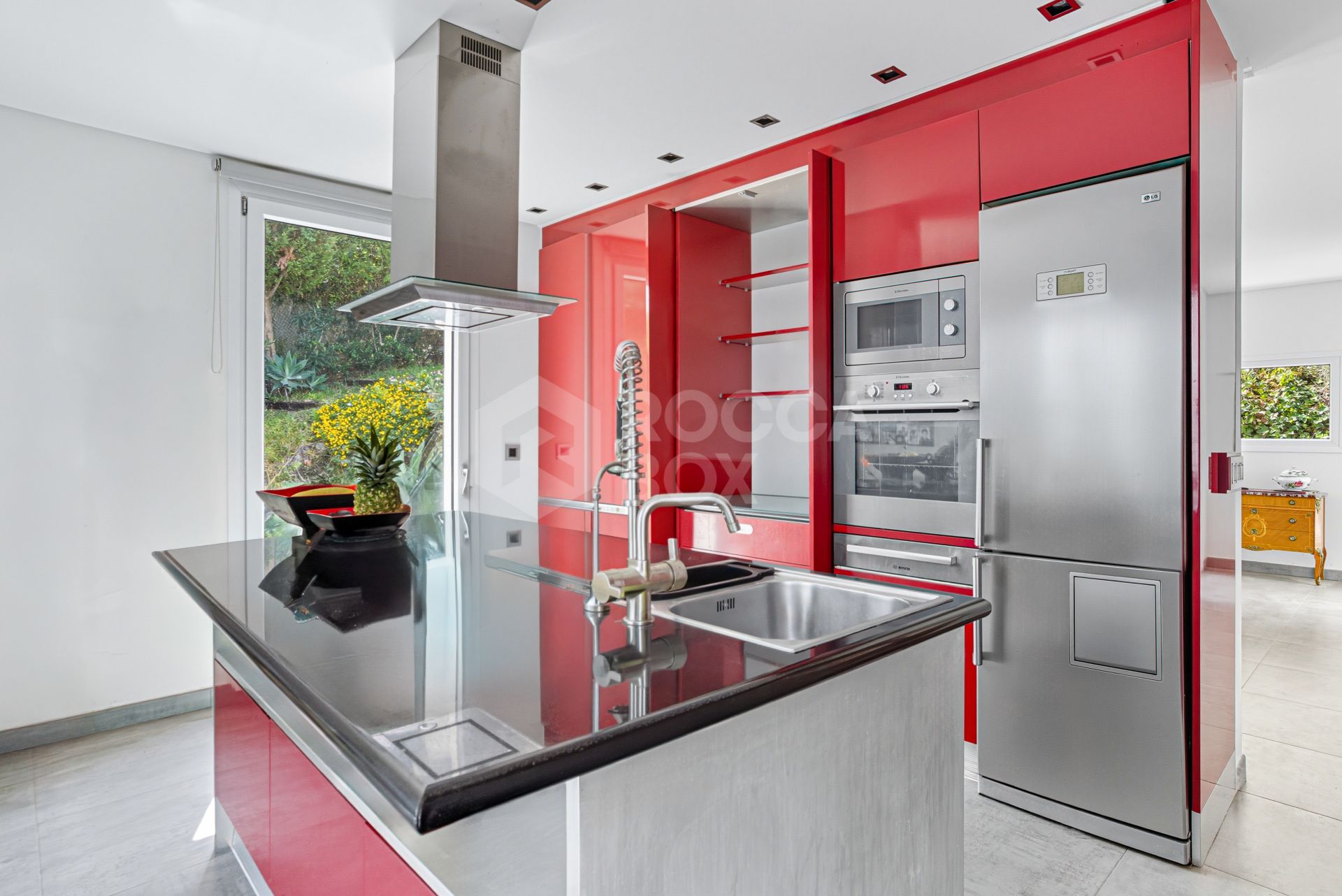 Spacious five bedroom, Villa located in the exclusive Los Arqueros Golf Resort in Benahavís