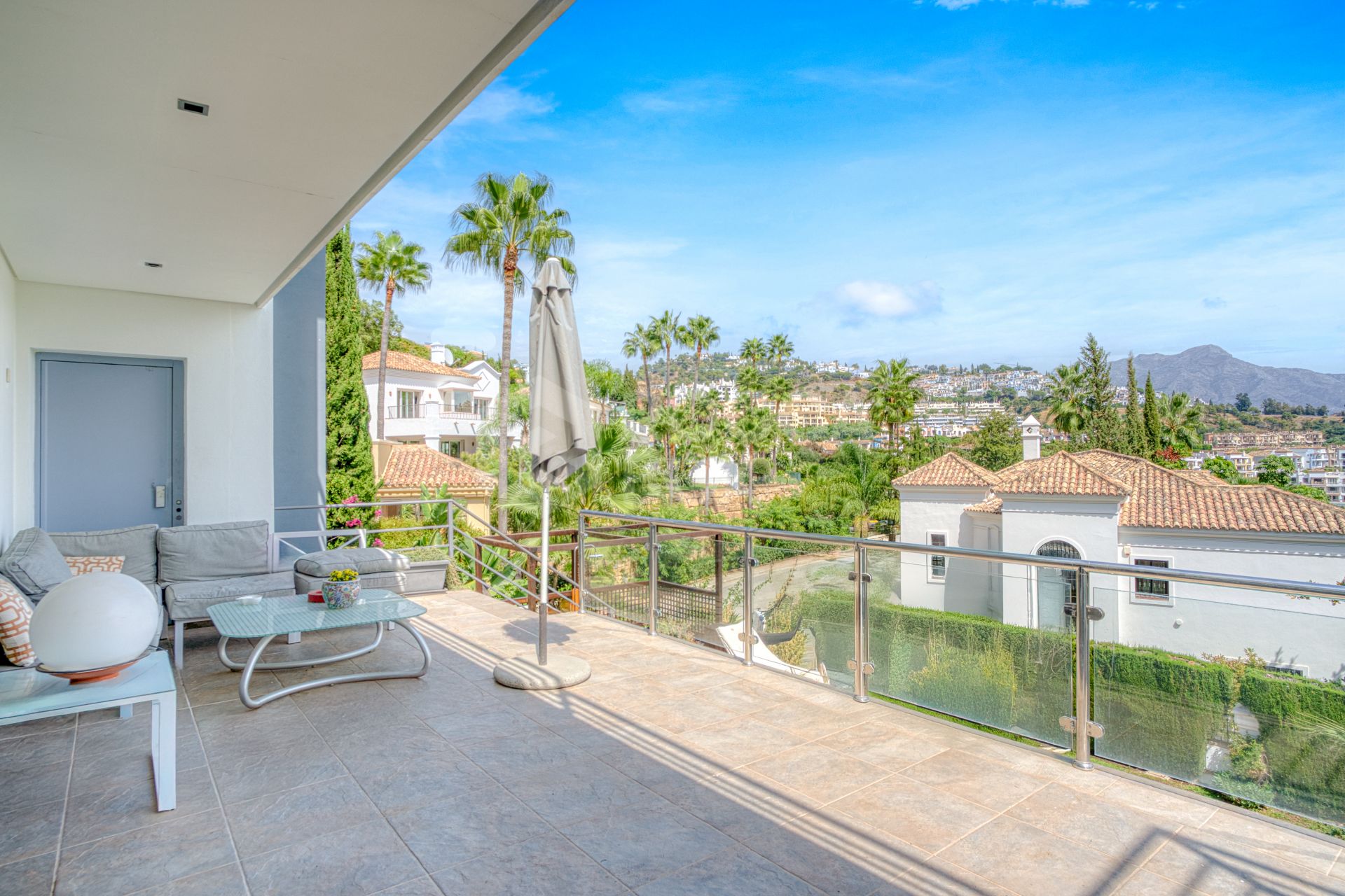 Spacious five bedroom, Villa located in the exclusive Los Arqueros Golf Resort in Benahavís