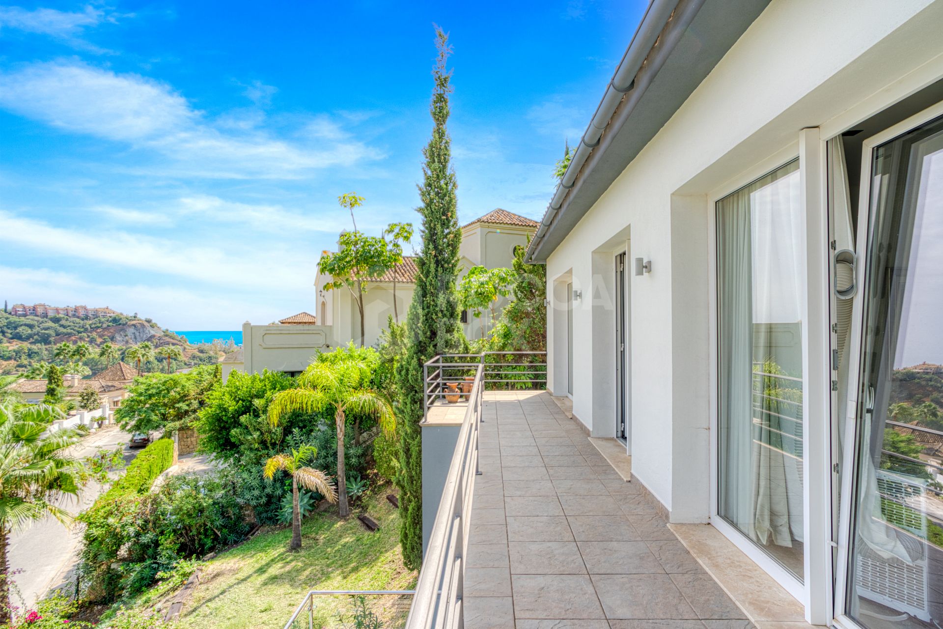 Spacious five bedroom, Villa located in the exclusive Los Arqueros Golf Resort in Benahavís