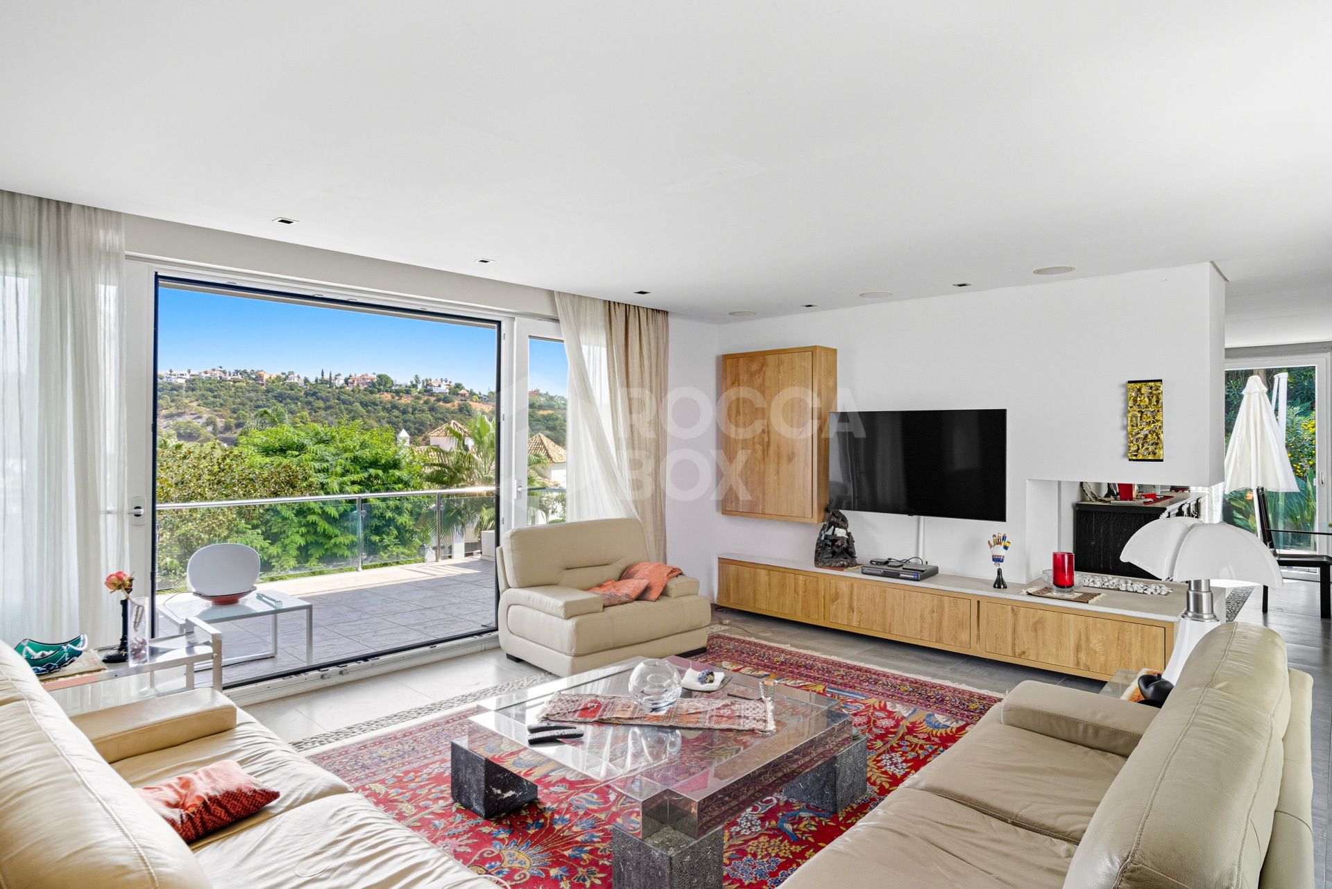 Spacious five bedroom, Villa located in the exclusive Los Arqueros Golf Resort in Benahavís