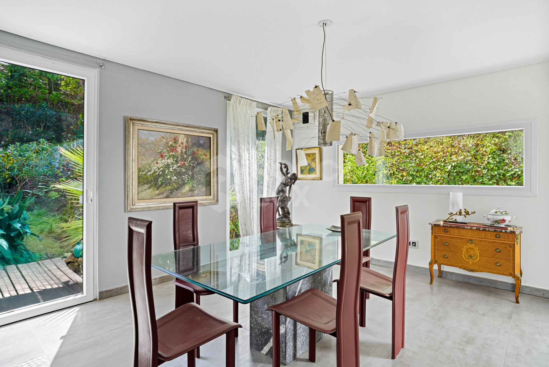 Spacious five bedroom, Villa located in the exclusive Los Arqueros Golf Resort in Benahavís