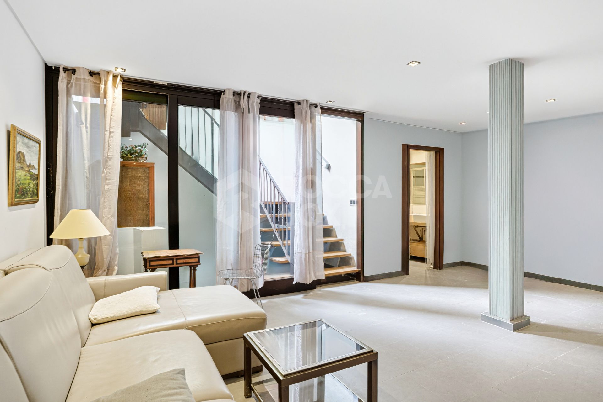 Spacious five bedroom, Villa located in the exclusive Los Arqueros Golf Resort in Benahavís