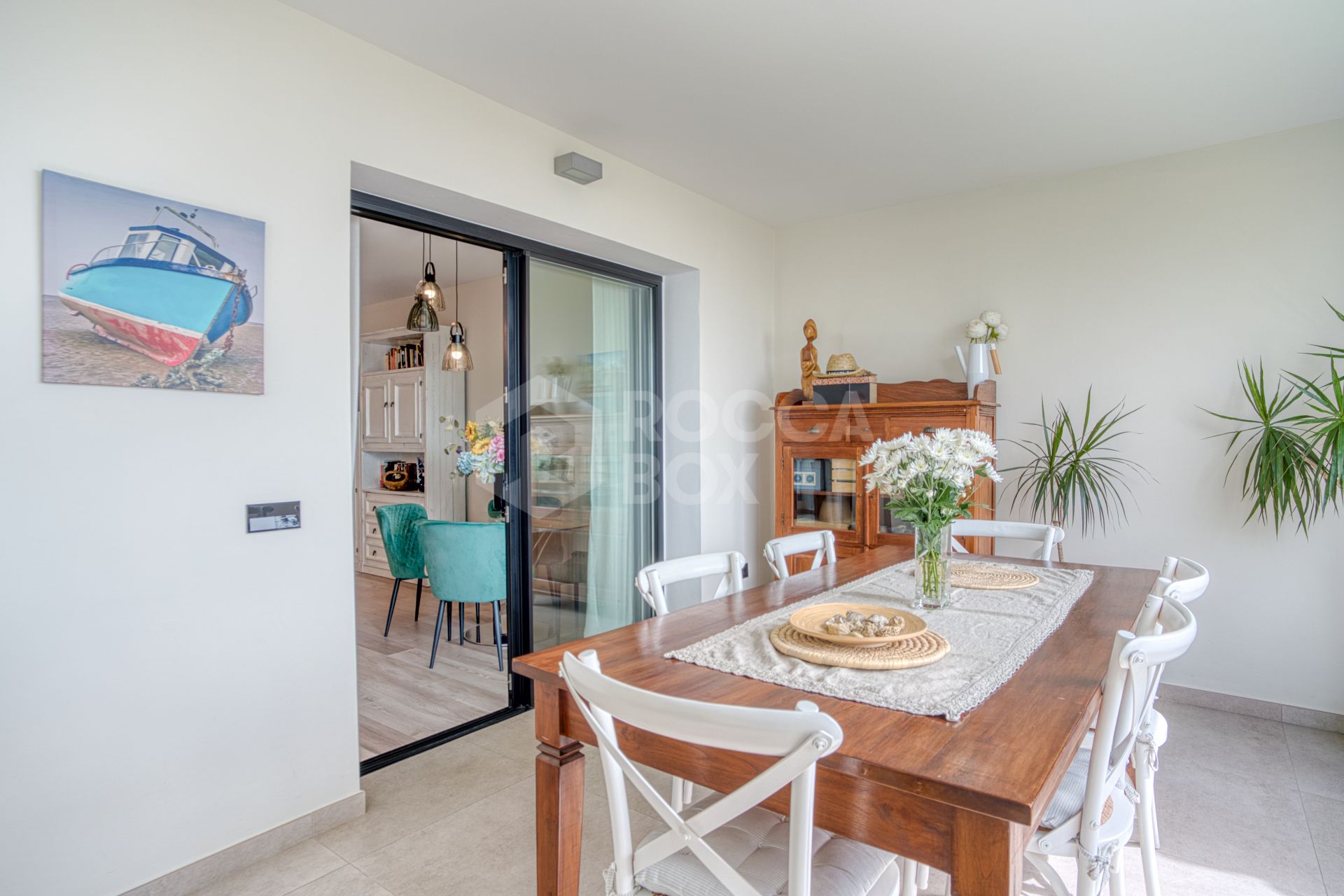 Stylish south-facing three bedroom apartment with spectacular sea views, located in the prestigious Mirador de Estepona Hills