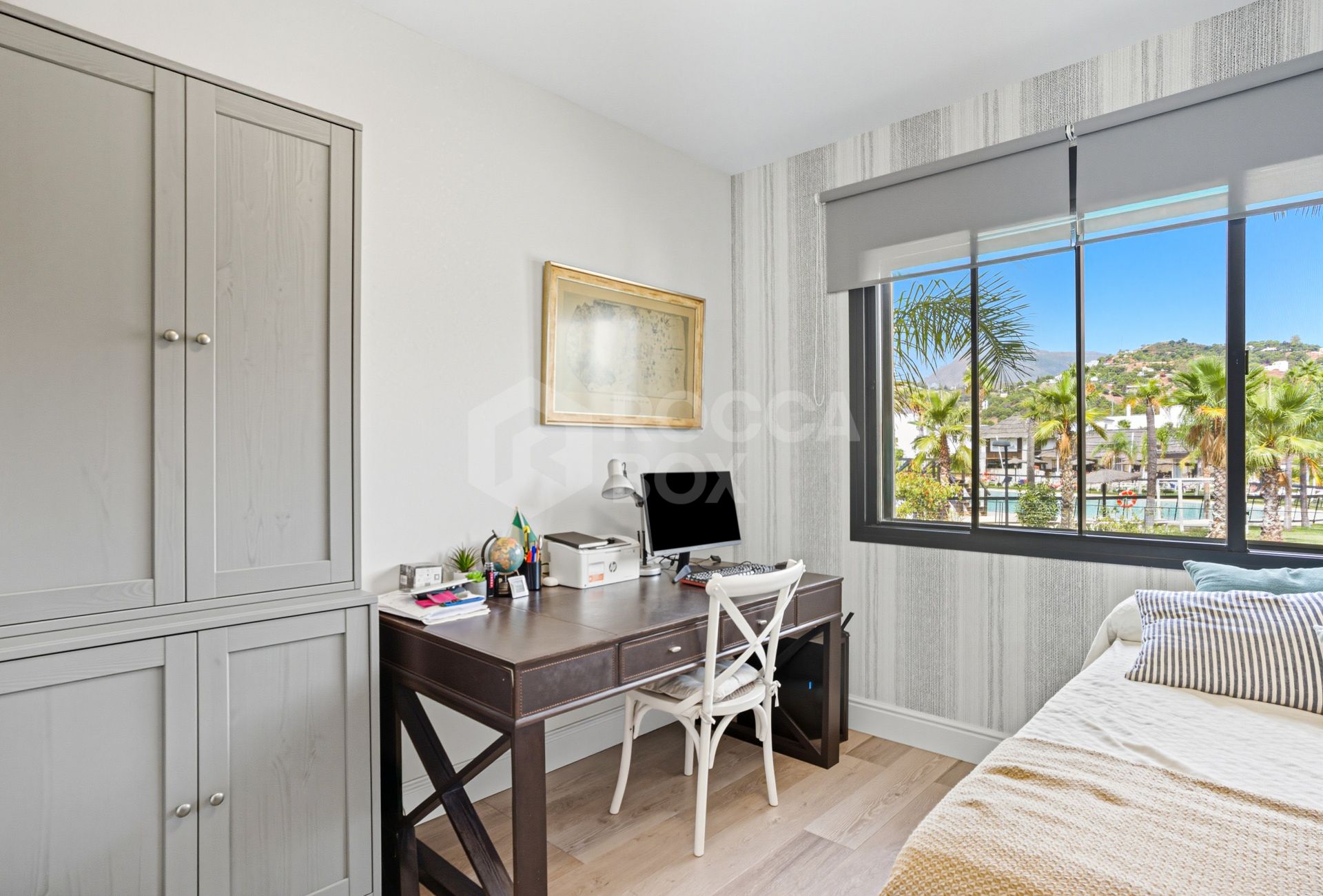 Stylish south-facing three bedroom apartment with spectacular sea views, located in the prestigious Mirador de Estepona Hills