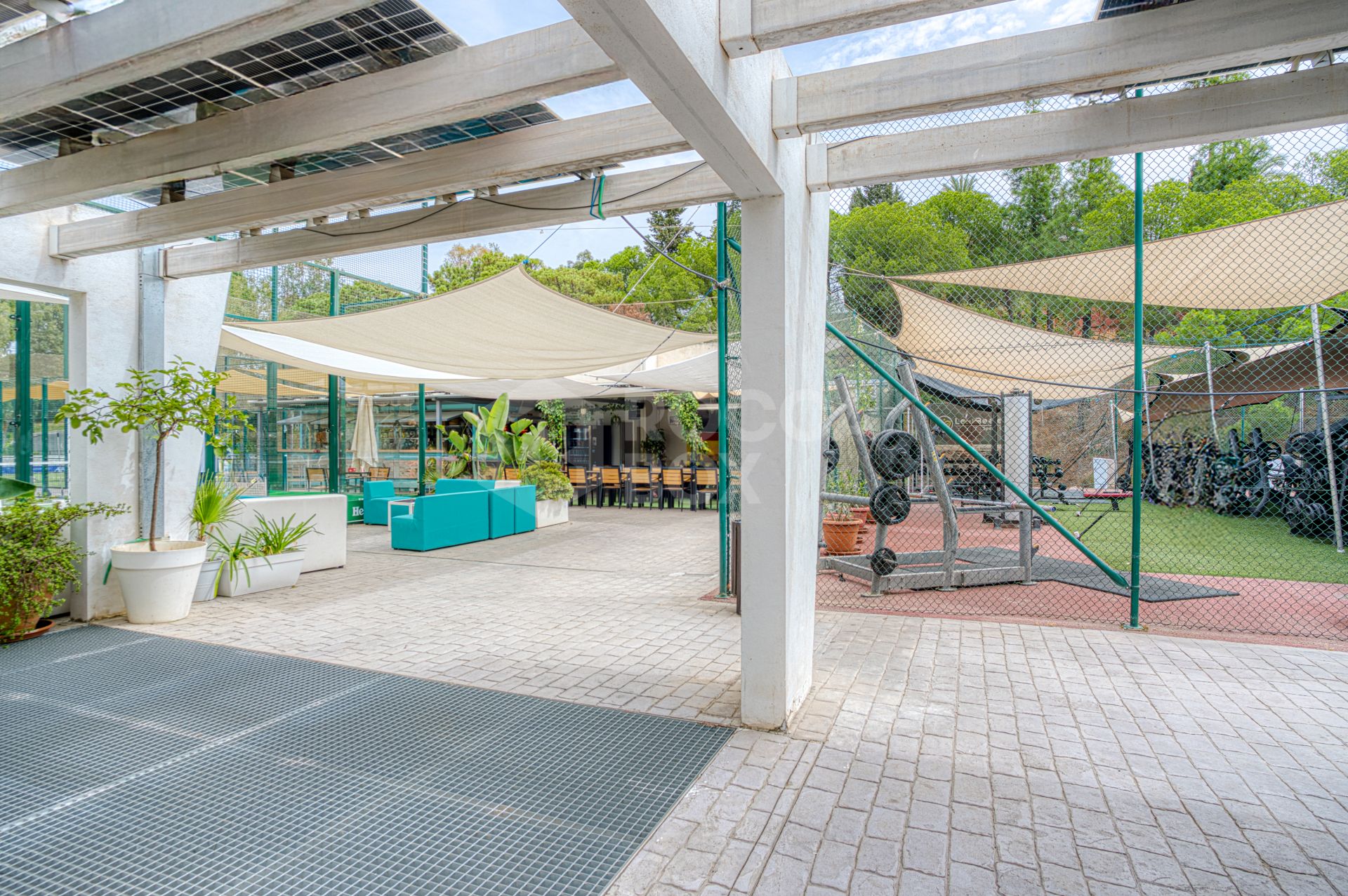 Stylish south-facing three bedroom apartment with spectacular sea views, located in the prestigious Mirador de Estepona Hills