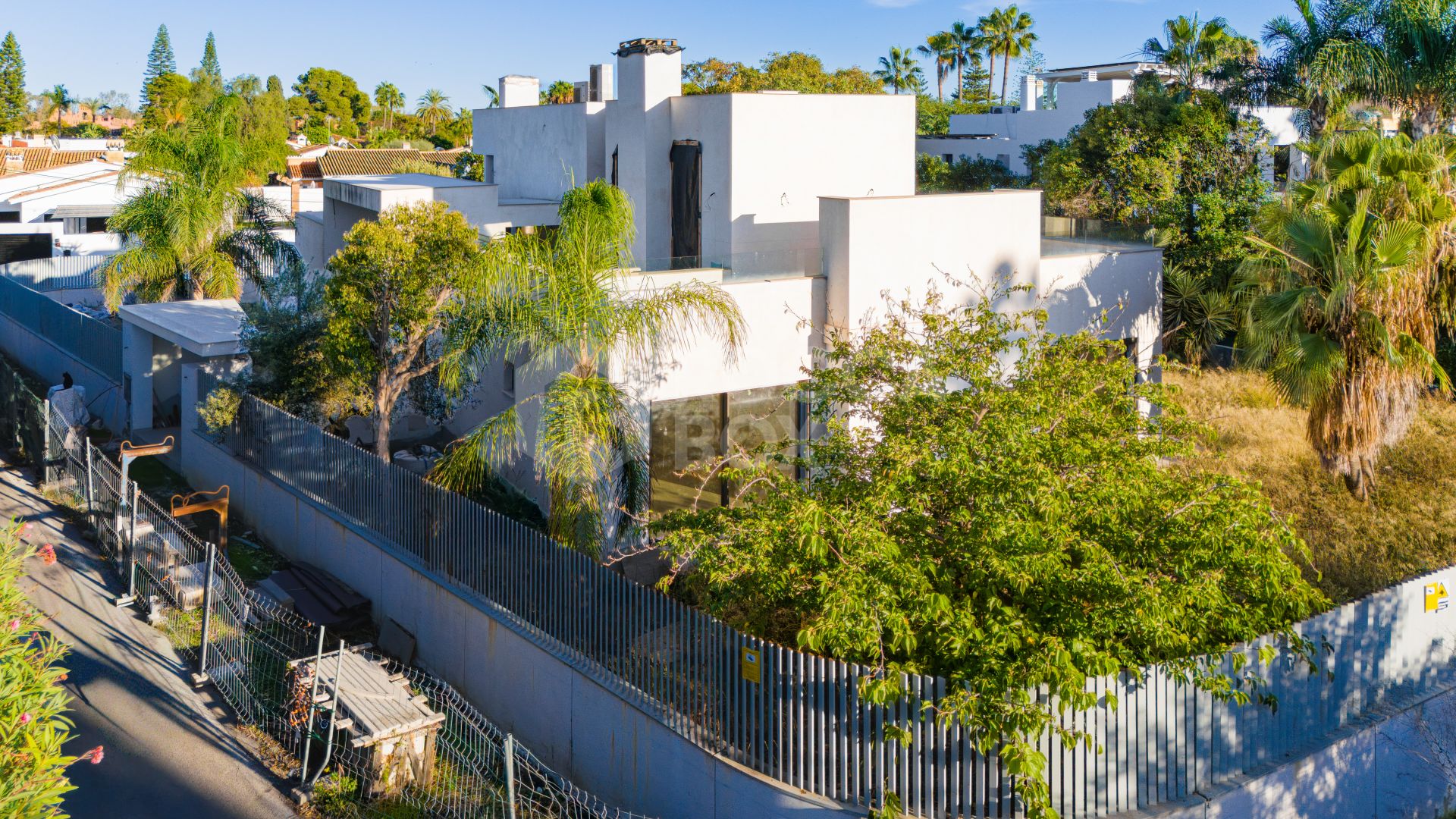 Villa Maya – a magnificent four-bedroom modern beachside villa, currently under construction on the cusp of Guadalmina Baja