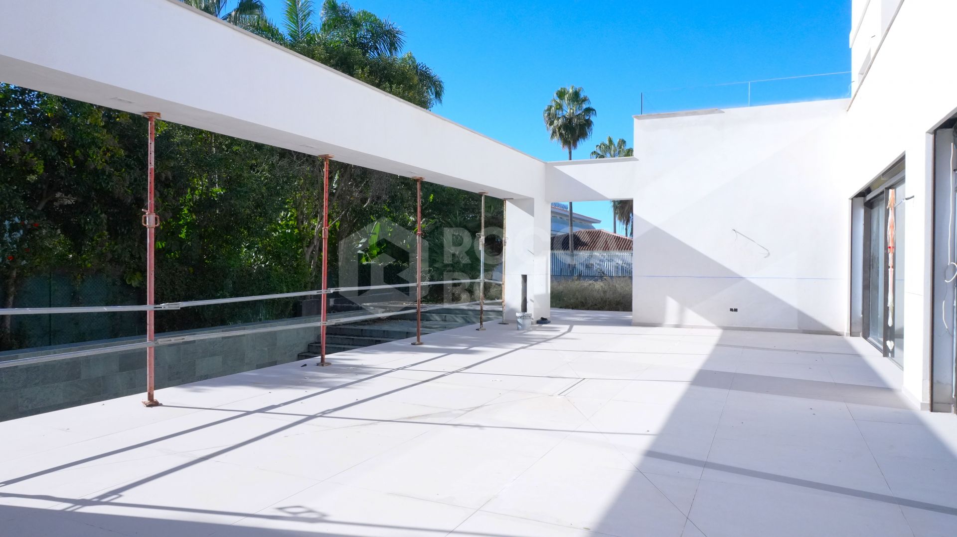 Villa Maya – a magnificent four-bedroom modern beachside villa, currently under construction on the cusp of Guadalmina Baja