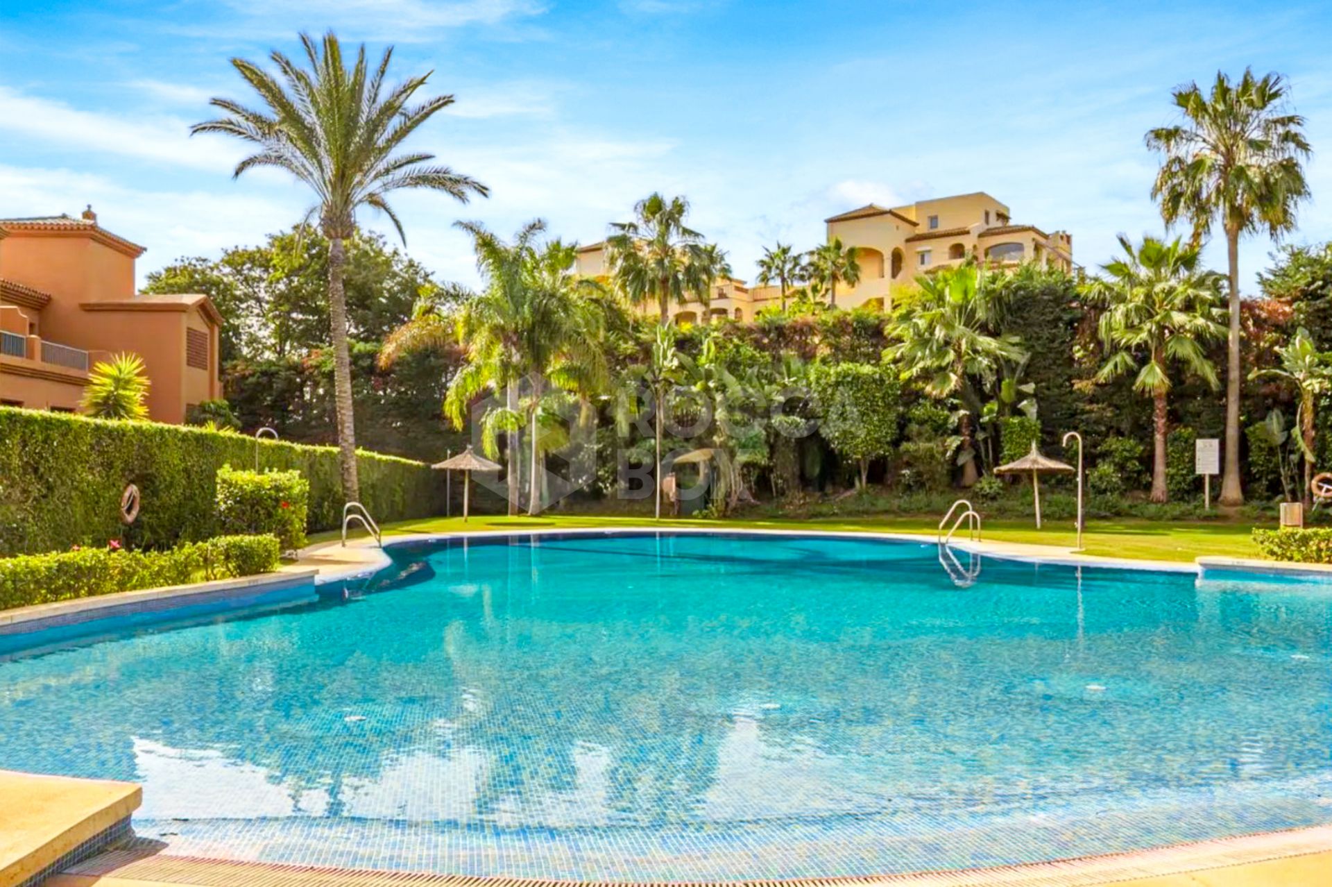 Wonderful two-bedroom, ground floor apartment located in the sought after gated community of Benatalaya