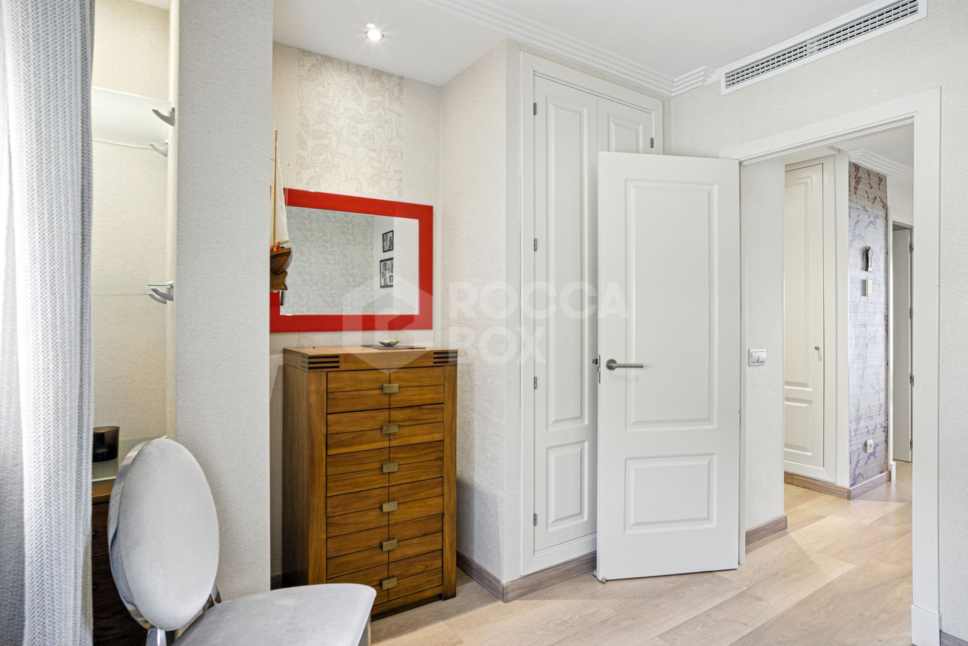 South-Facing Townhouse with Stunning Sea Views in Los Jaralillos, El Paraíso, Benahavís