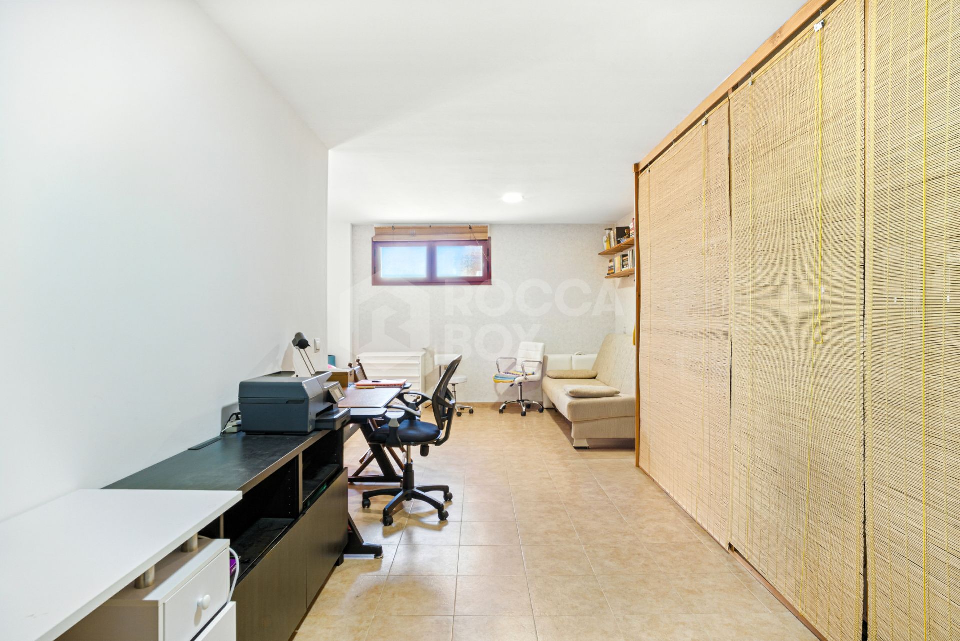 South-Facing Townhouse with Stunning Sea Views in Los Jaralillos, El Paraíso, Benahavís