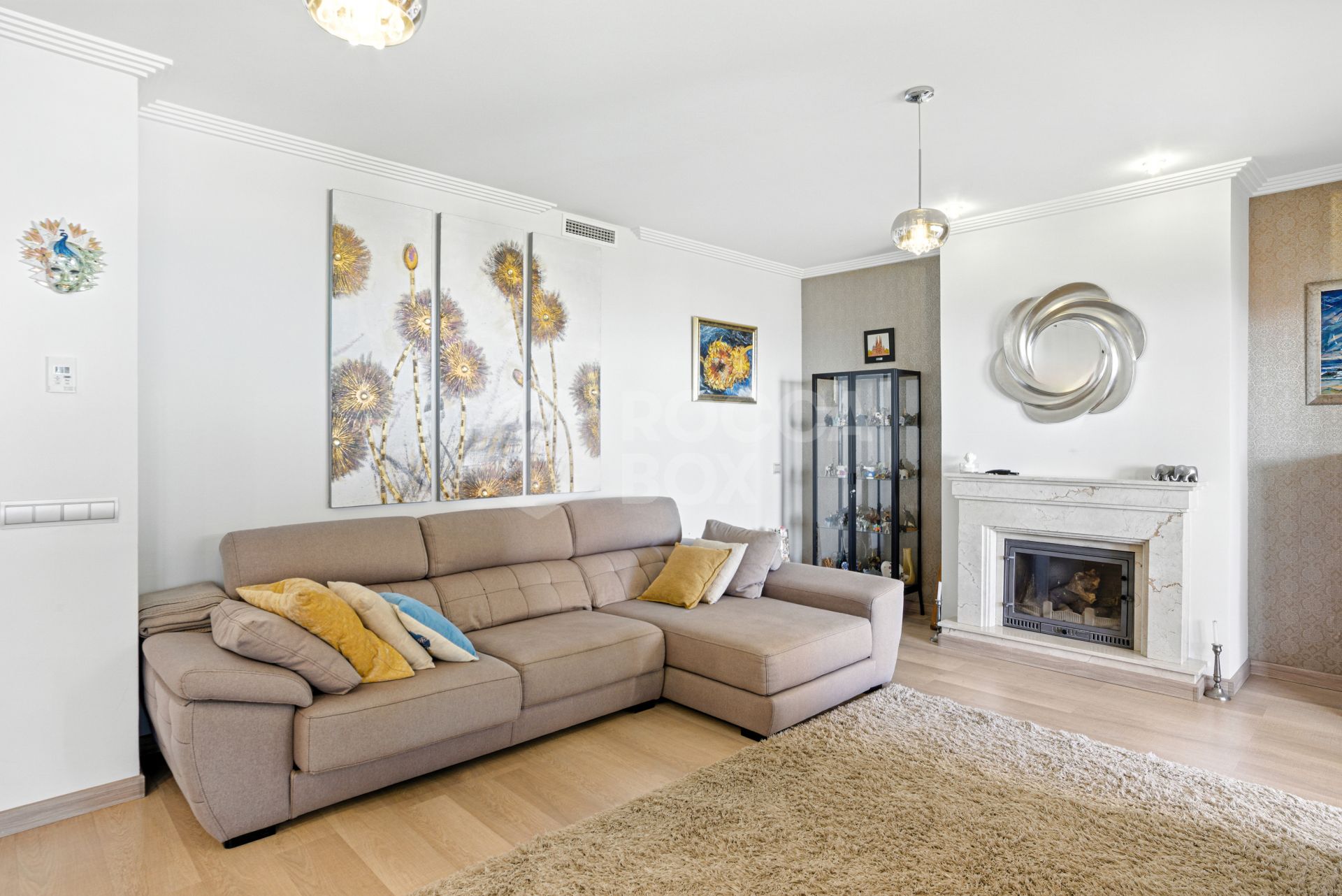 South-Facing Townhouse with Stunning Sea Views in Los Jaralillos, El Paraíso, Benahavís