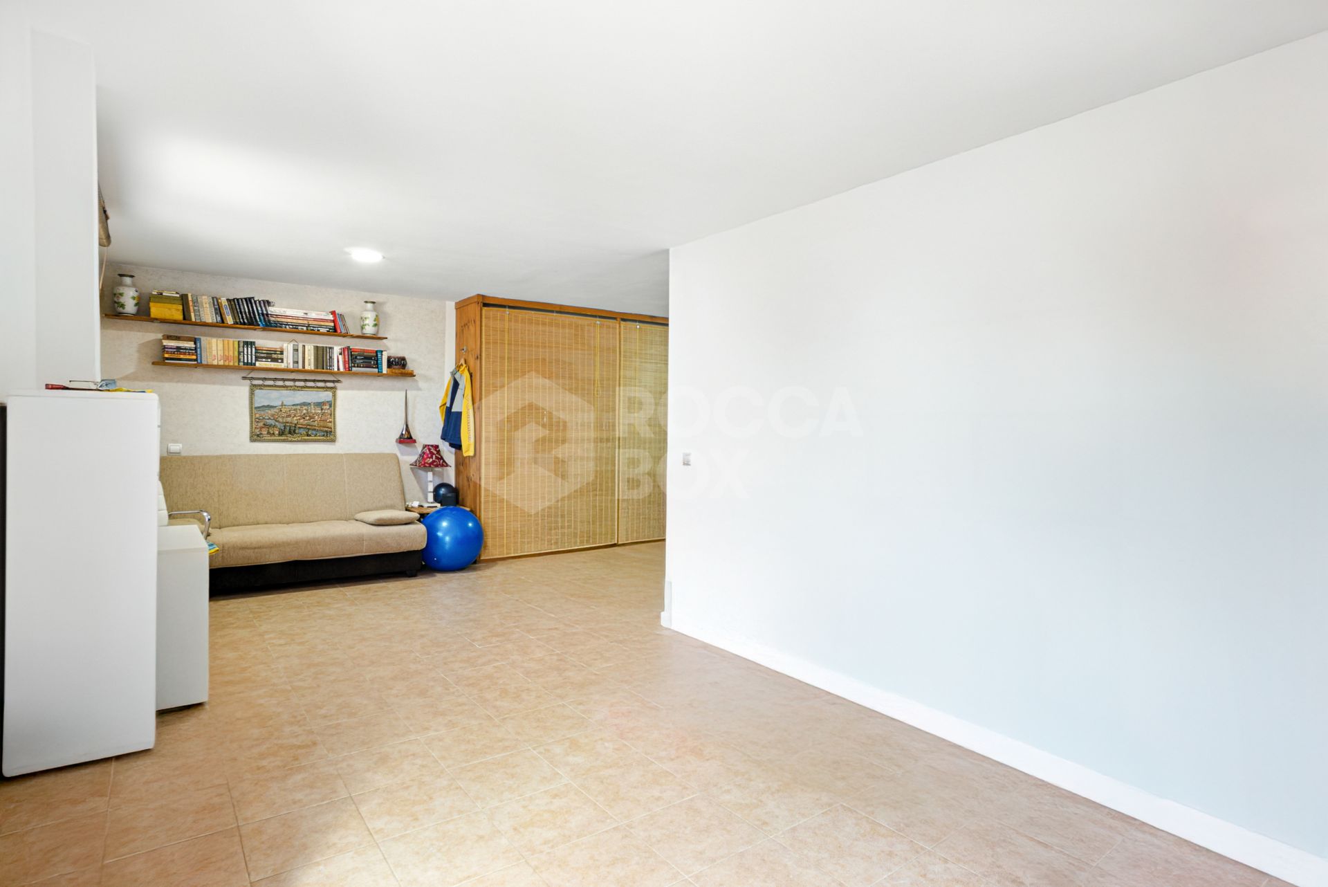 South-Facing Townhouse with Stunning Sea Views in Los Jaralillos, El Paraíso, Benahavís