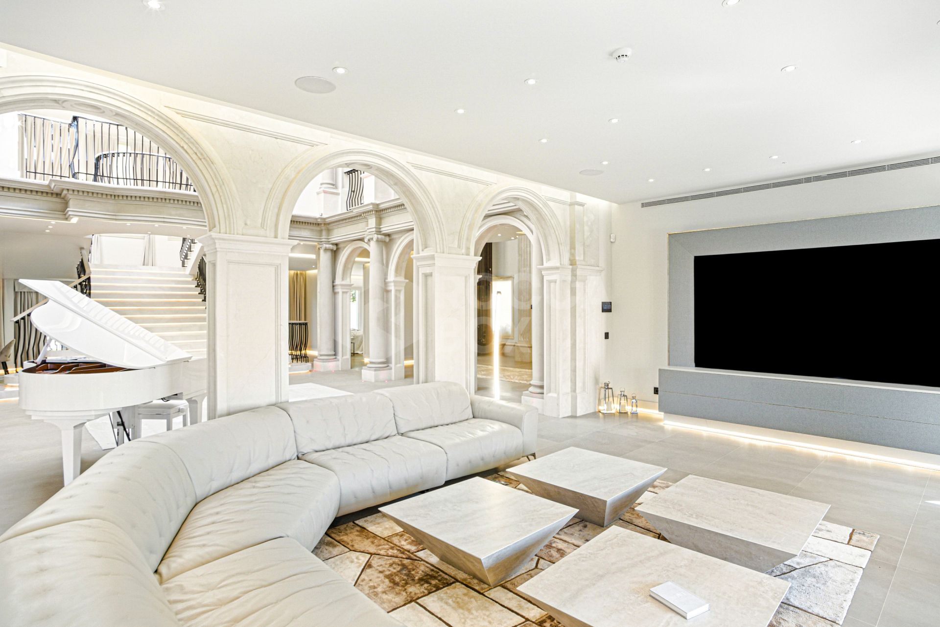 An architecturally unique, south-facing property located in the exclusive gated community of Sierra Blanca on Marbella’s prestigious Golden Mile