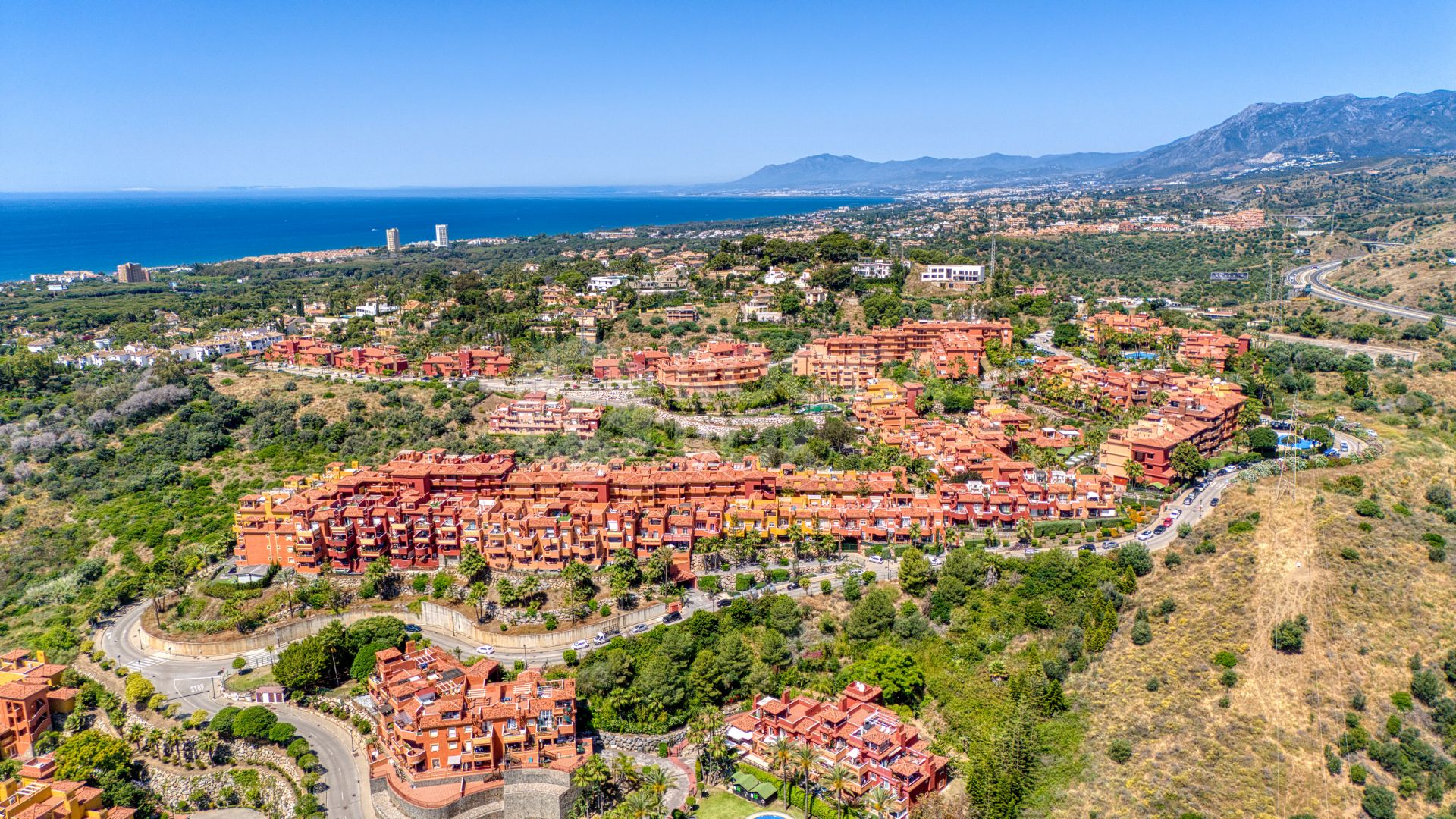 Beautifully renovated, south west facing, two bedroom apartment located in the residential area of Reserva de Marbella