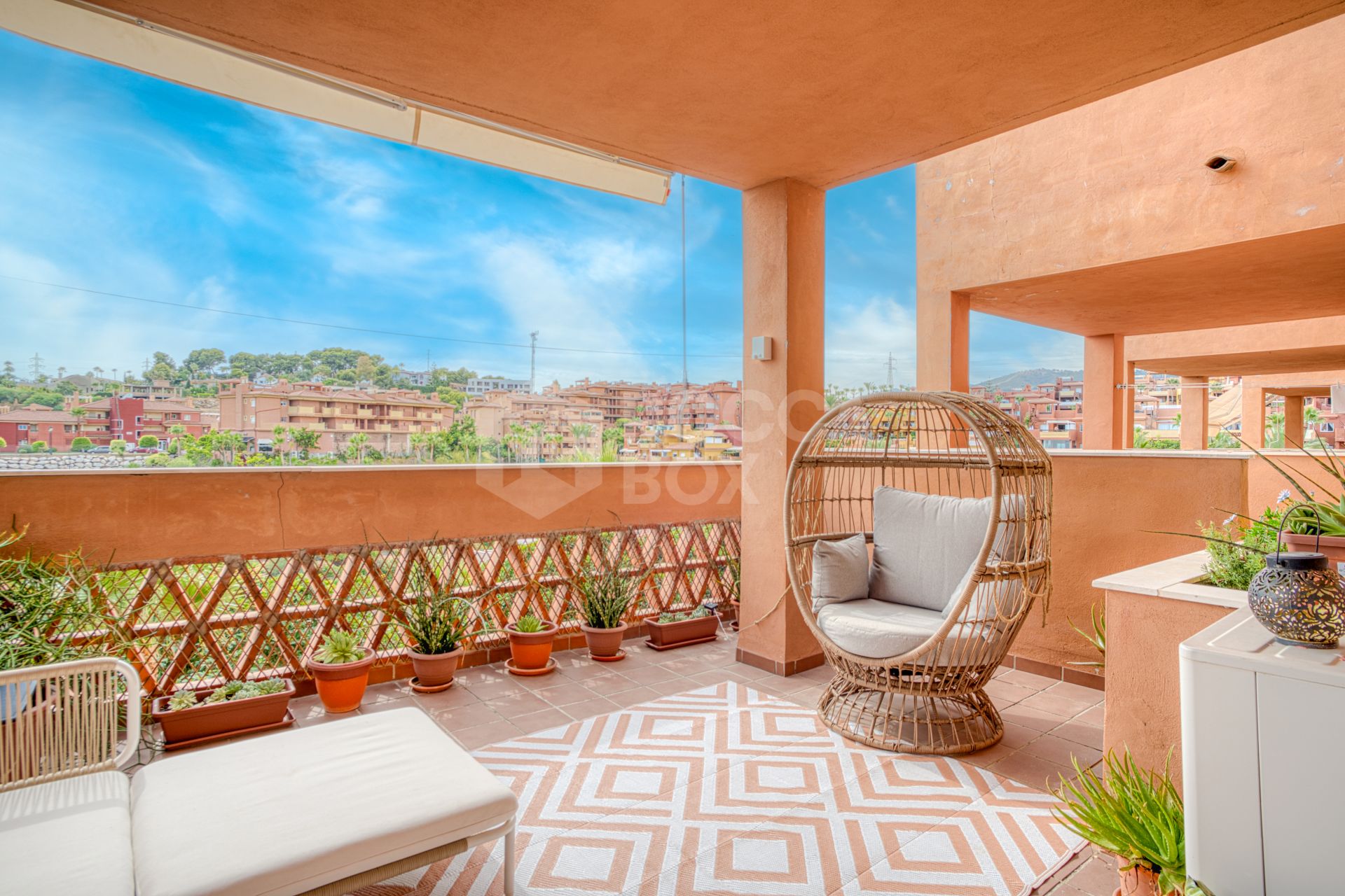 Beautifully renovated, south west facing, two bedroom apartment located in the residential area of Reserva de Marbella