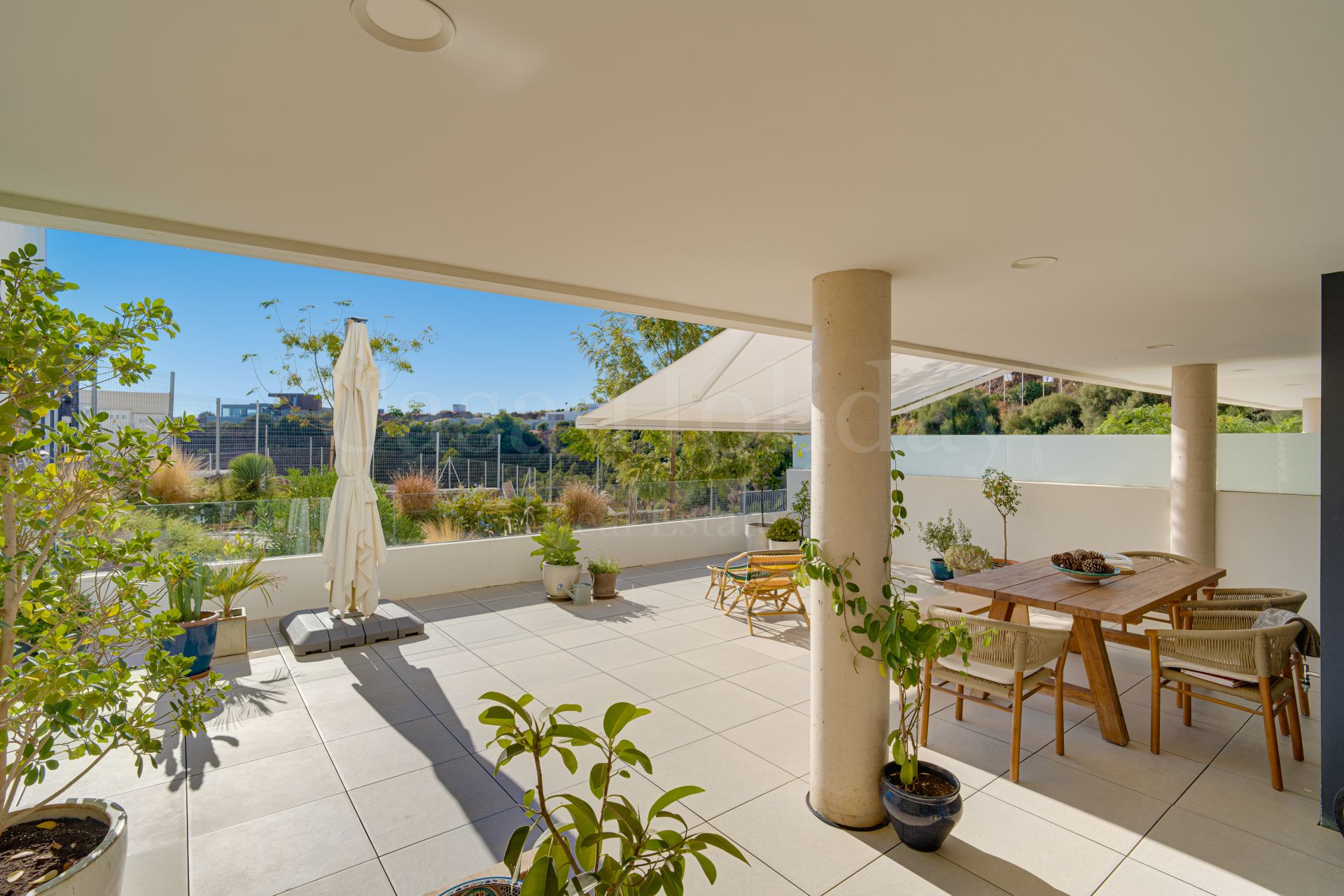 Apartamento Planta Baja en Los Altos de los Monteros, Marbella