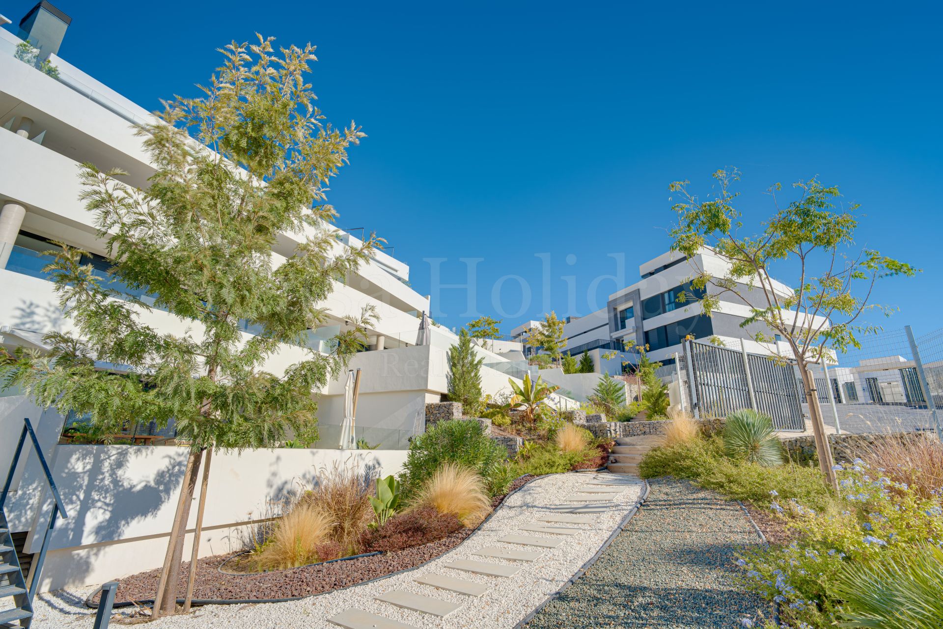 Apartamento Planta Baja en Los Altos de los Monteros, Marbella