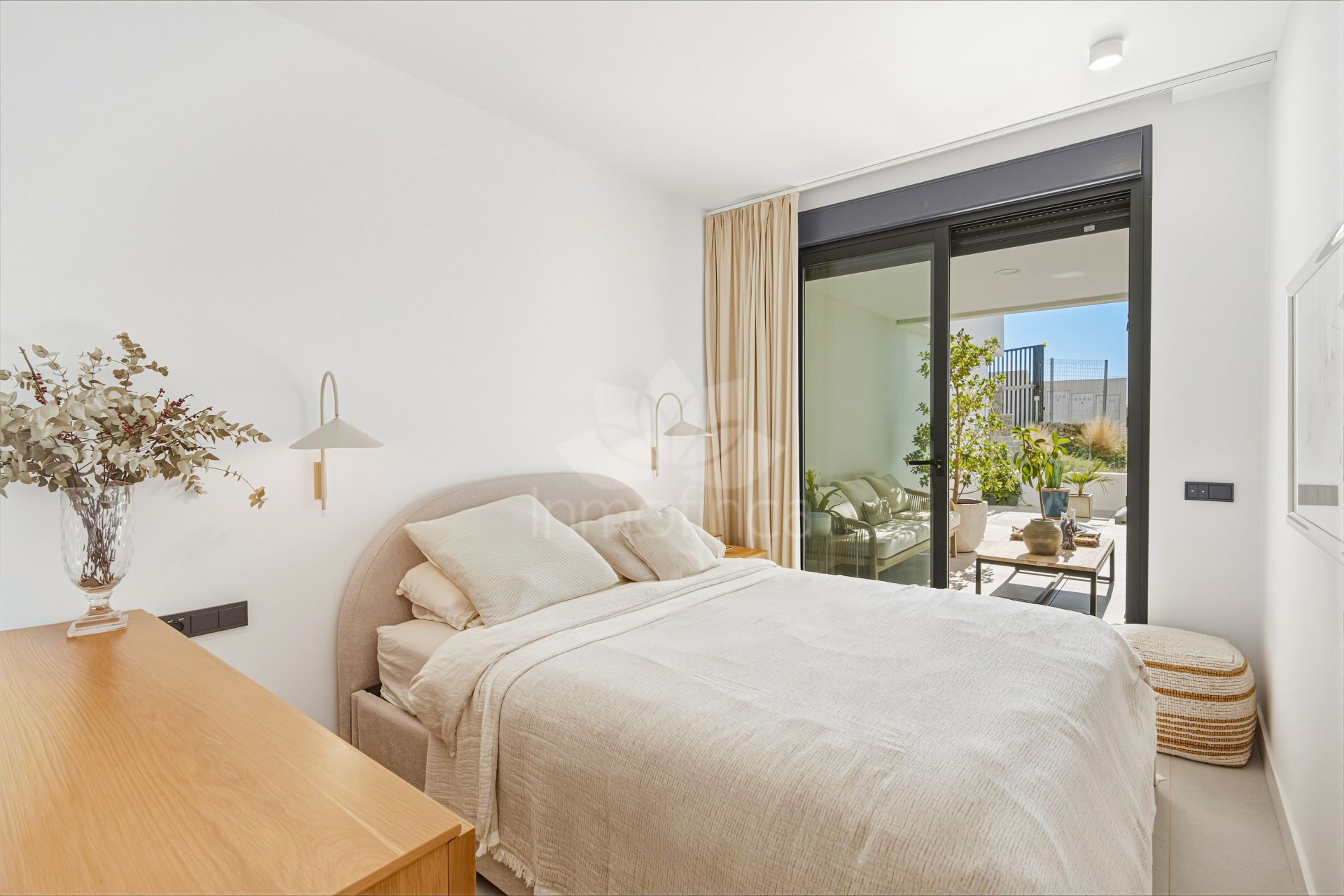 Apartamento Planta Baja en Los Altos de los Monteros, Marbella