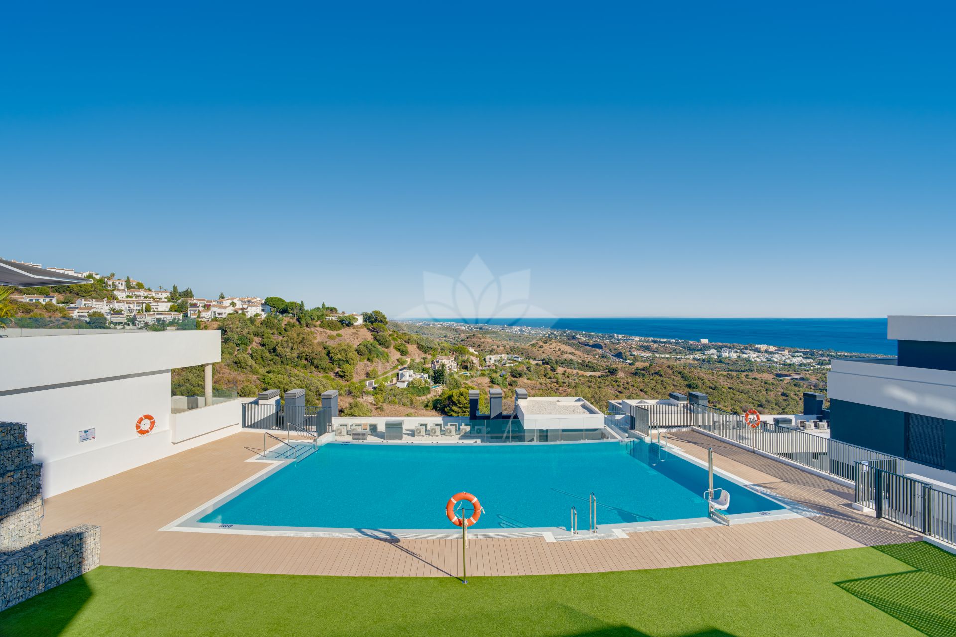 Apartamento Planta Baja en Los Altos de los Monteros, Marbella