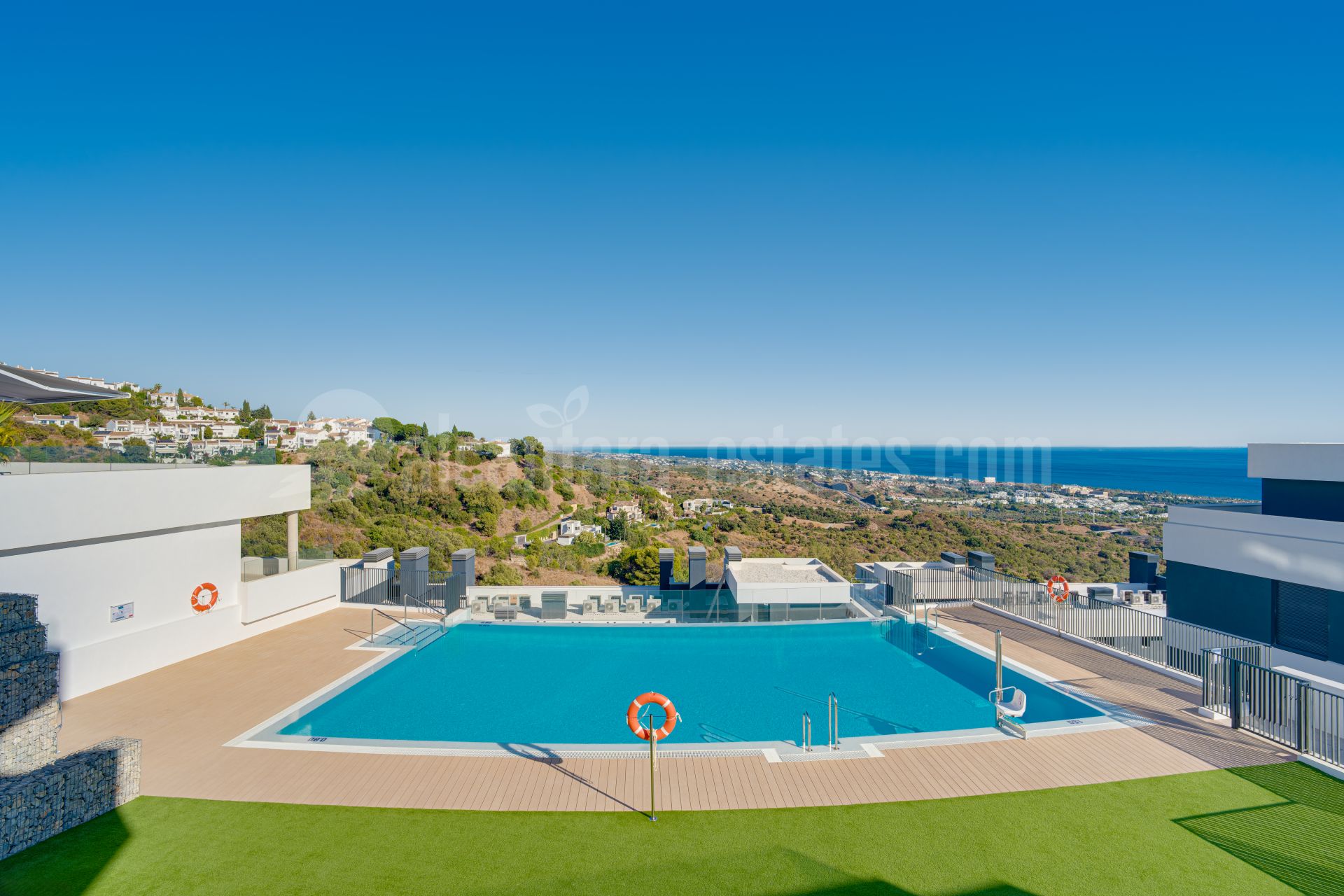 Apartamento Planta Baja en Los Altos de los Monteros, Marbella