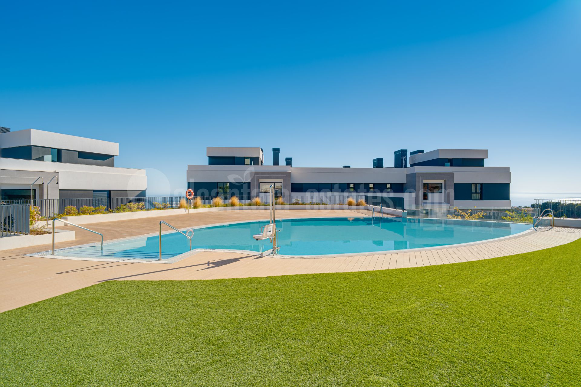 Apartamento Planta Baja en Los Altos de los Monteros, Marbella