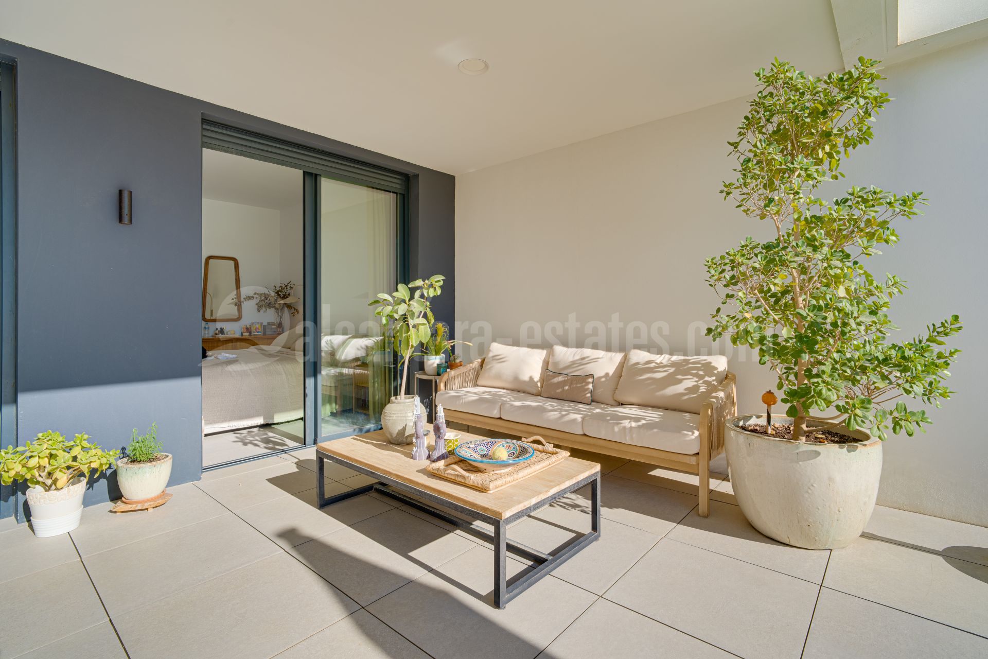 Apartamento Planta Baja en Los Altos de los Monteros, Marbella