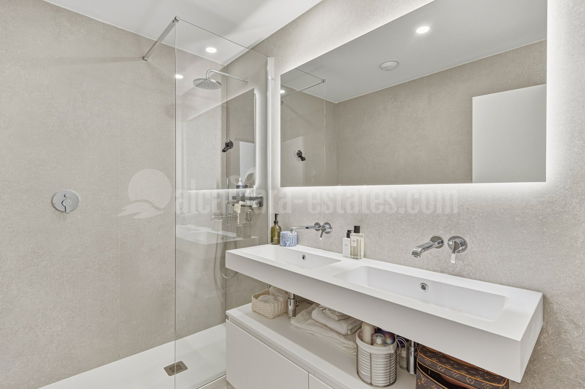 Apartamento Planta Baja en Los Altos de los Monteros, Marbella