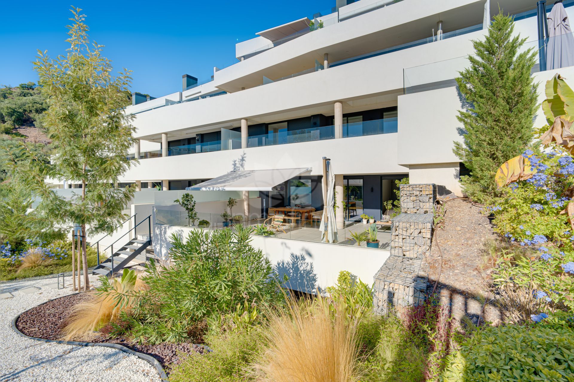 Apartamento Planta Baja en Los Altos de los Monteros, Marbella