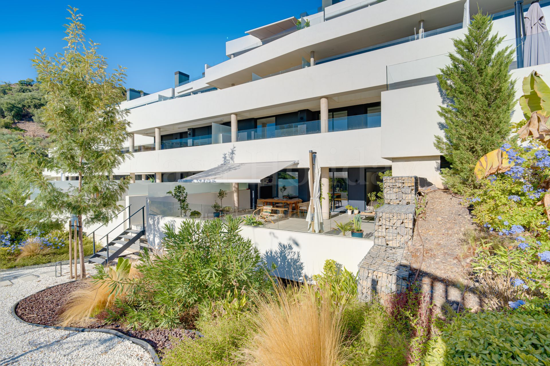 Apartamento Planta Baja en Los Altos de los Monteros, Marbella