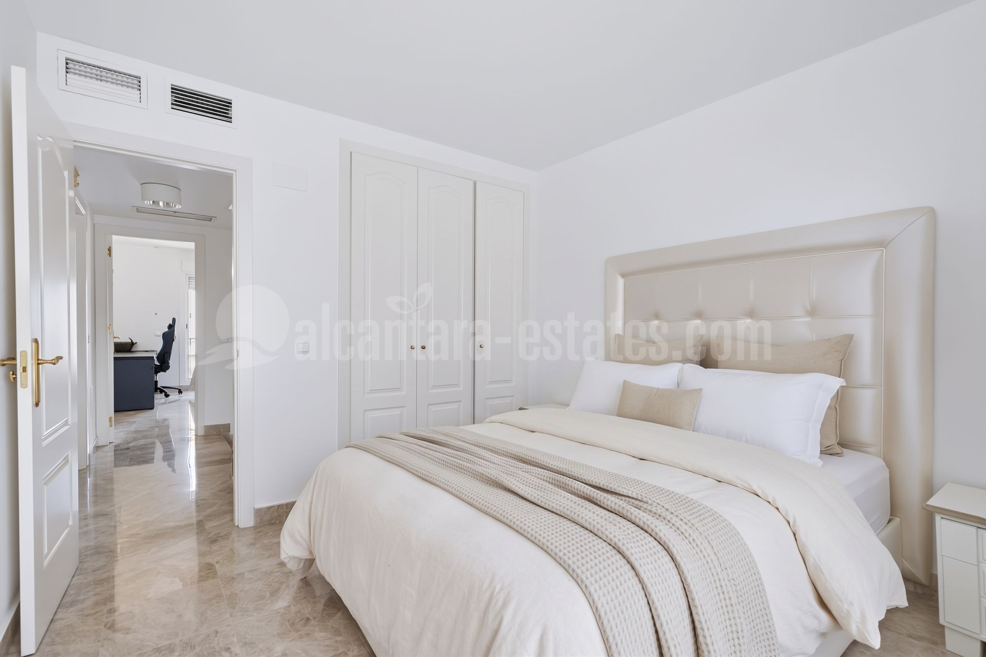 Town House in Los Naranjos de Marbella, Marbella
