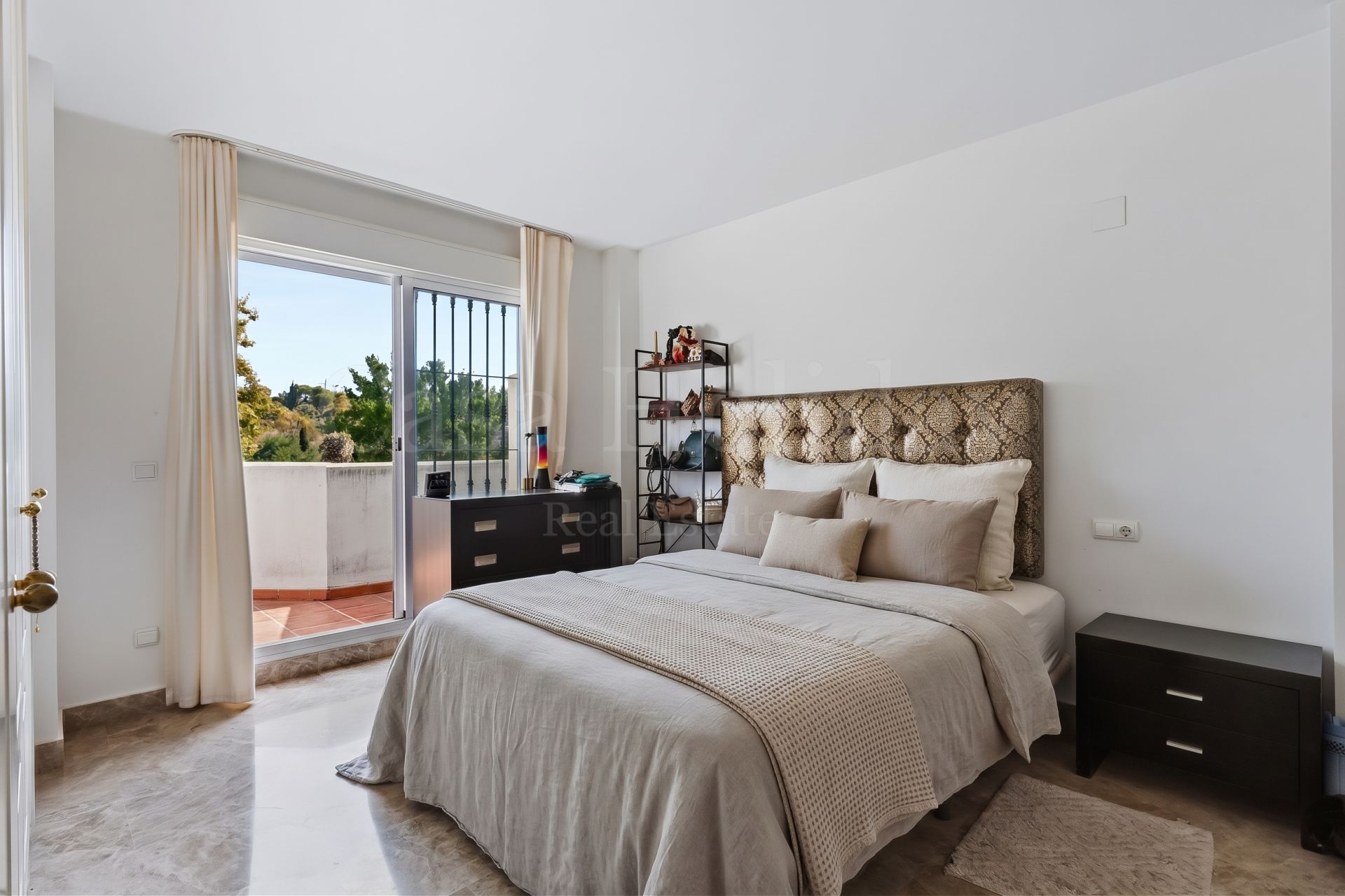 Town House in Los Naranjos de Marbella, Marbella