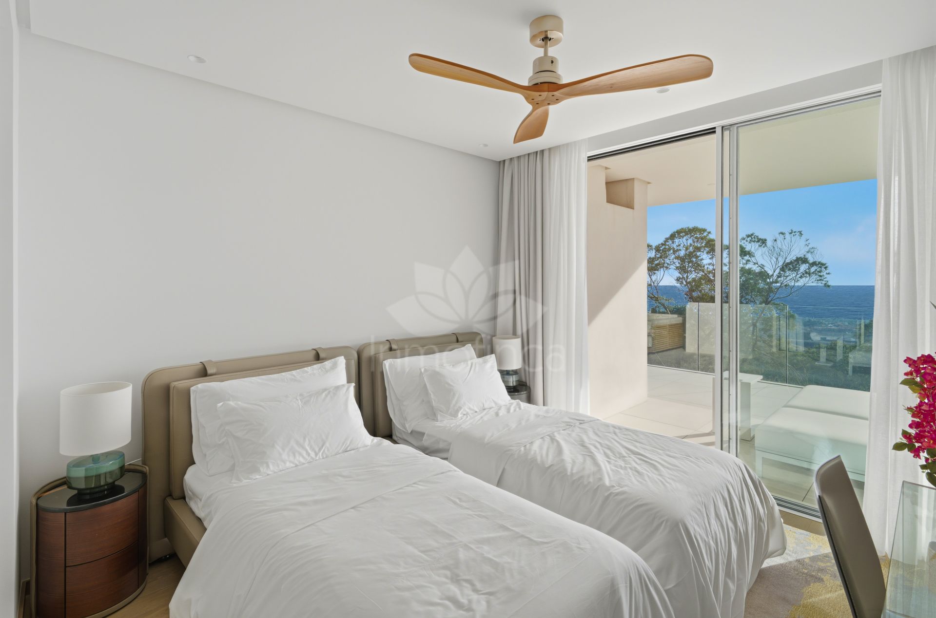 Apartment in La Mairena, Marbella