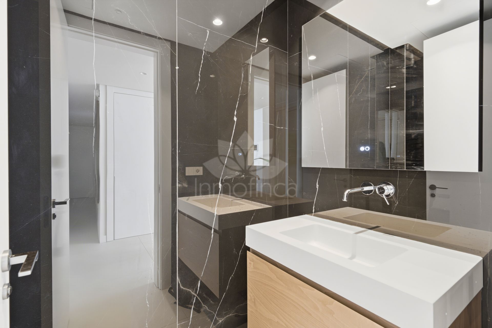 Apartment in La Mairena, Marbella