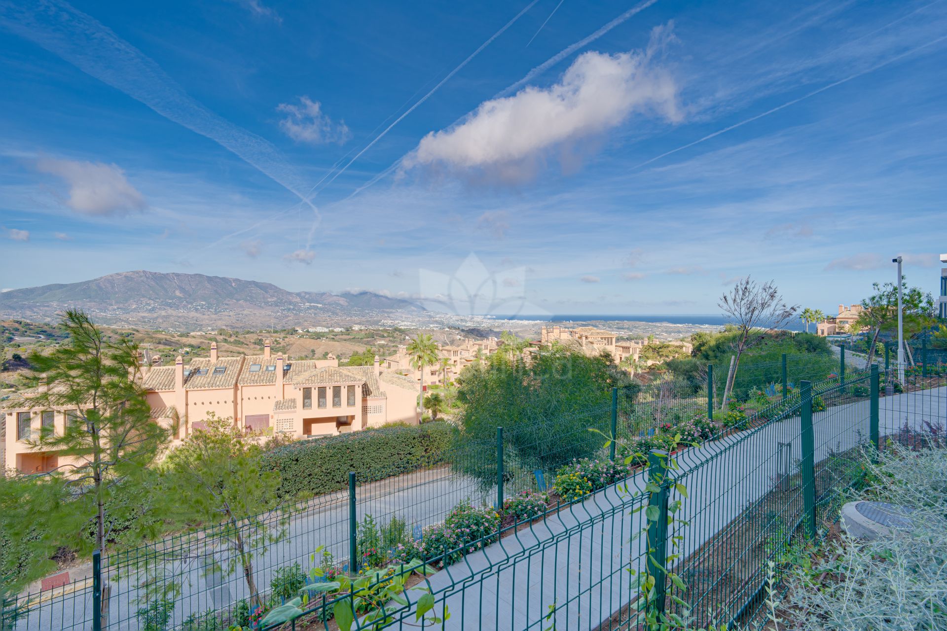 Apartment in La Mairena, Marbella